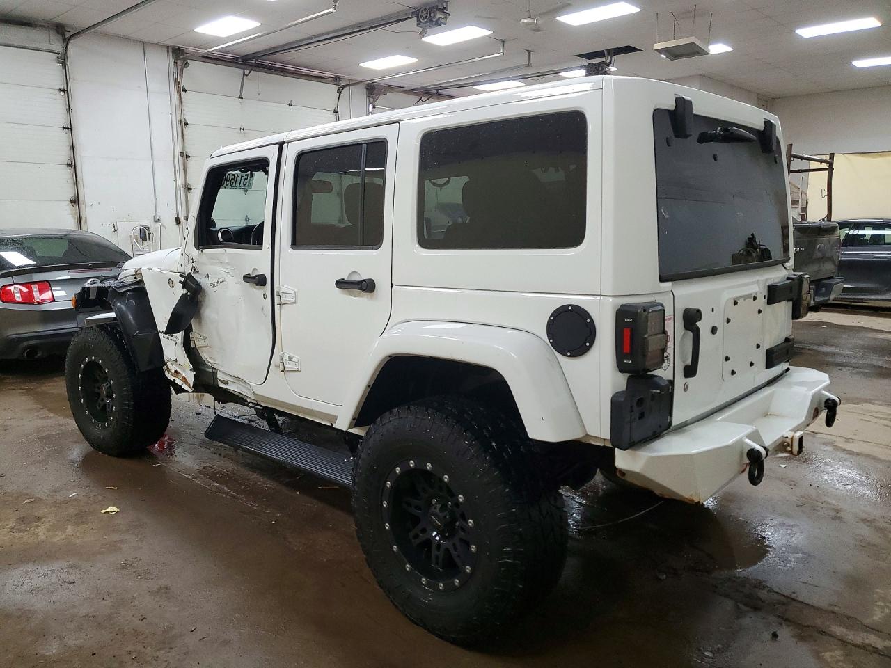 2014 Jeep Wrangler Unlimited Sahara White vin: 1C4BJWEGXEL258255