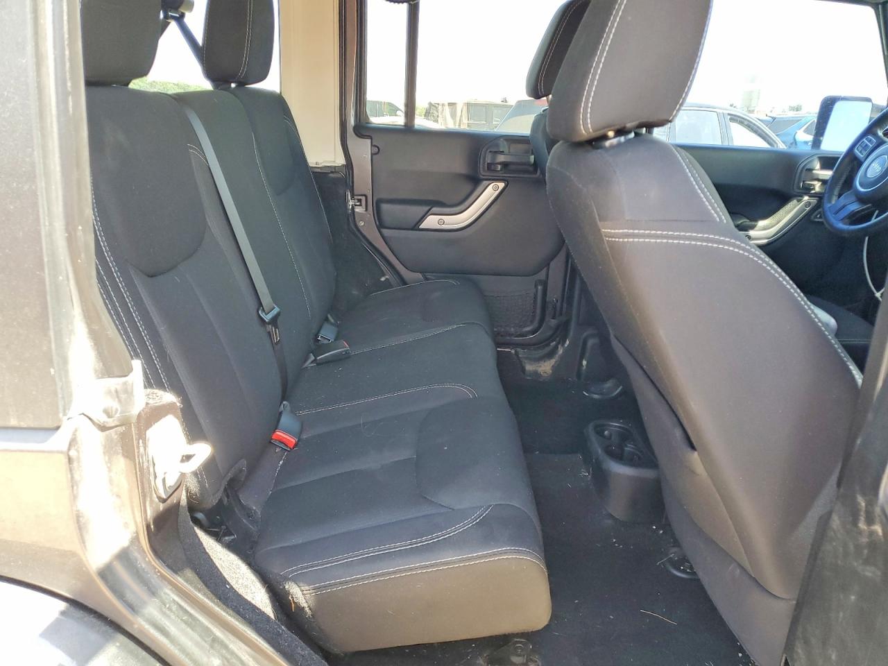 2014 Jeep Wrangler Unlimited Sahara Gray vin: 1C4BJWEGXEL266047
