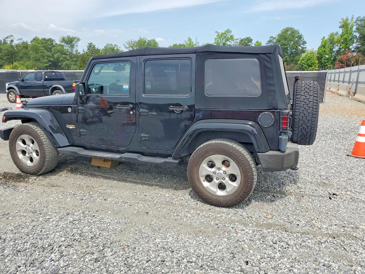 2014 Jeep Wrangler Unlimited Sahara Black vin: 1C4BJWEGXEL292891