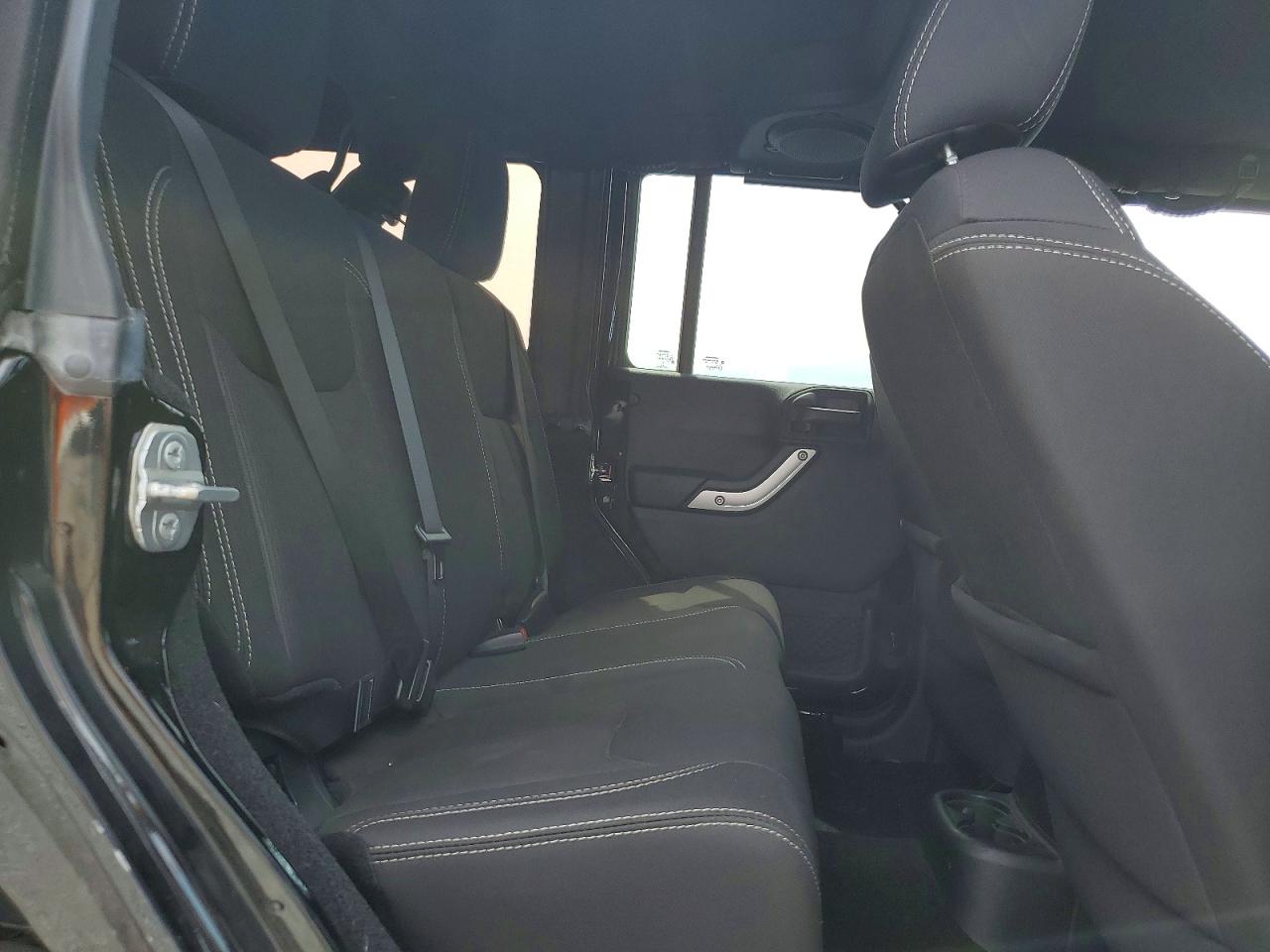 2014 Jeep Wrangler Unlimited Sahara Black vin: 1C4BJWEGXEL292891