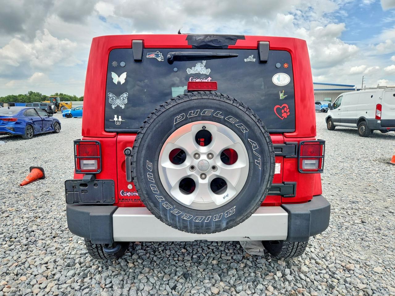 2015 Jeep Wrangler Unlimited Sahara Red vin: 1C4BJWEGXFL527971