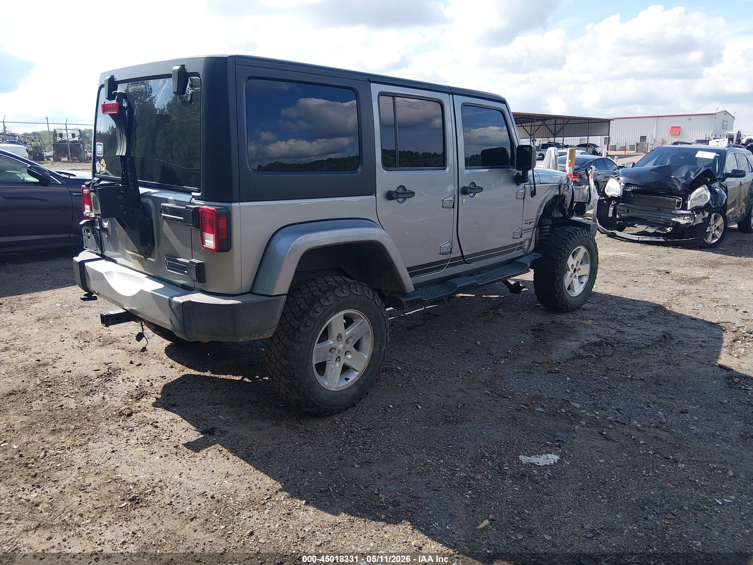 2015 Jeep Wrangler Unlimited Sahara Silver vin: 1C4BJWEGXFL555267