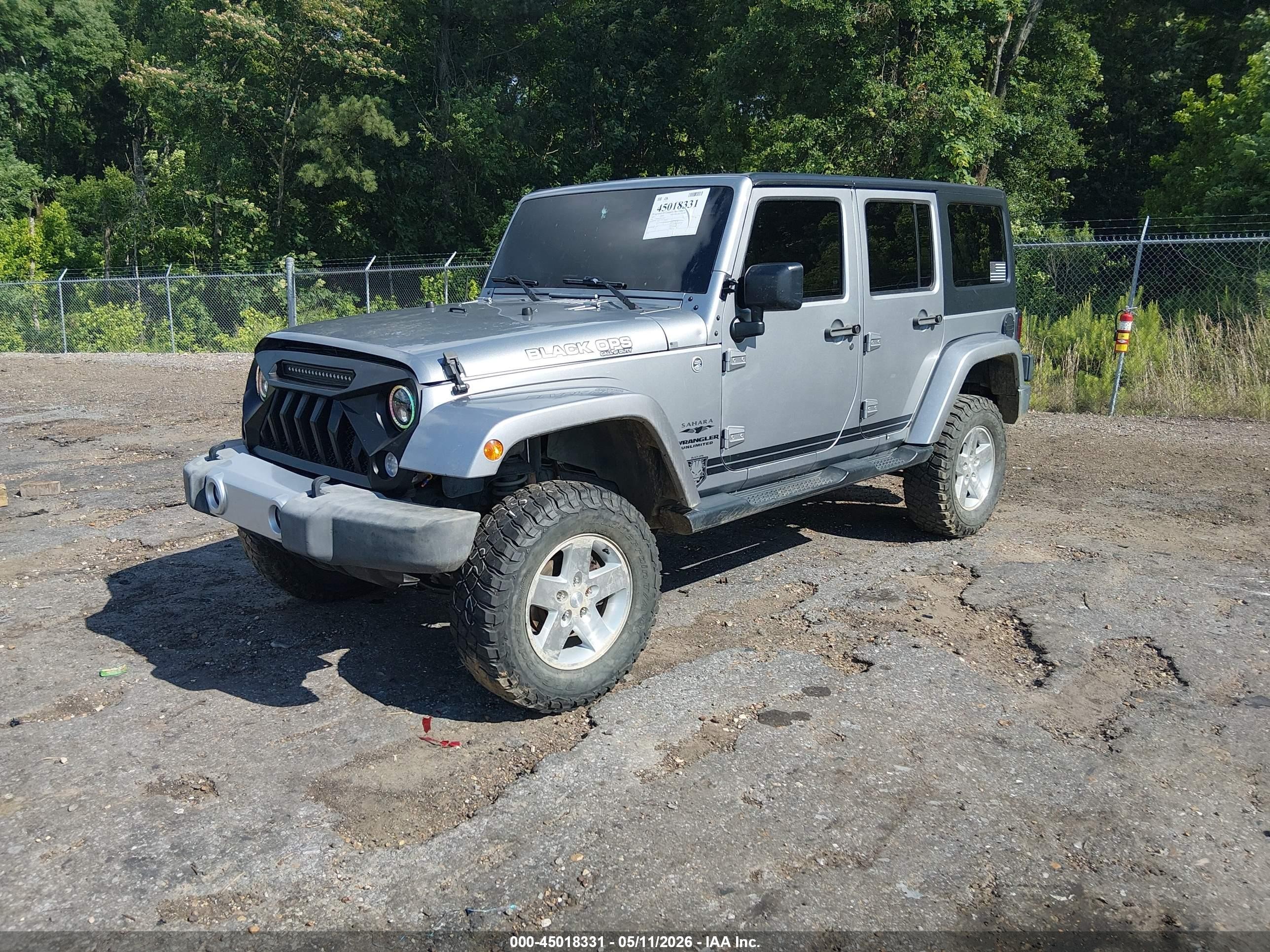 2015 Jeep Wrangler Unlimited Sahara Silver vin: 1C4BJWEGXFL555267