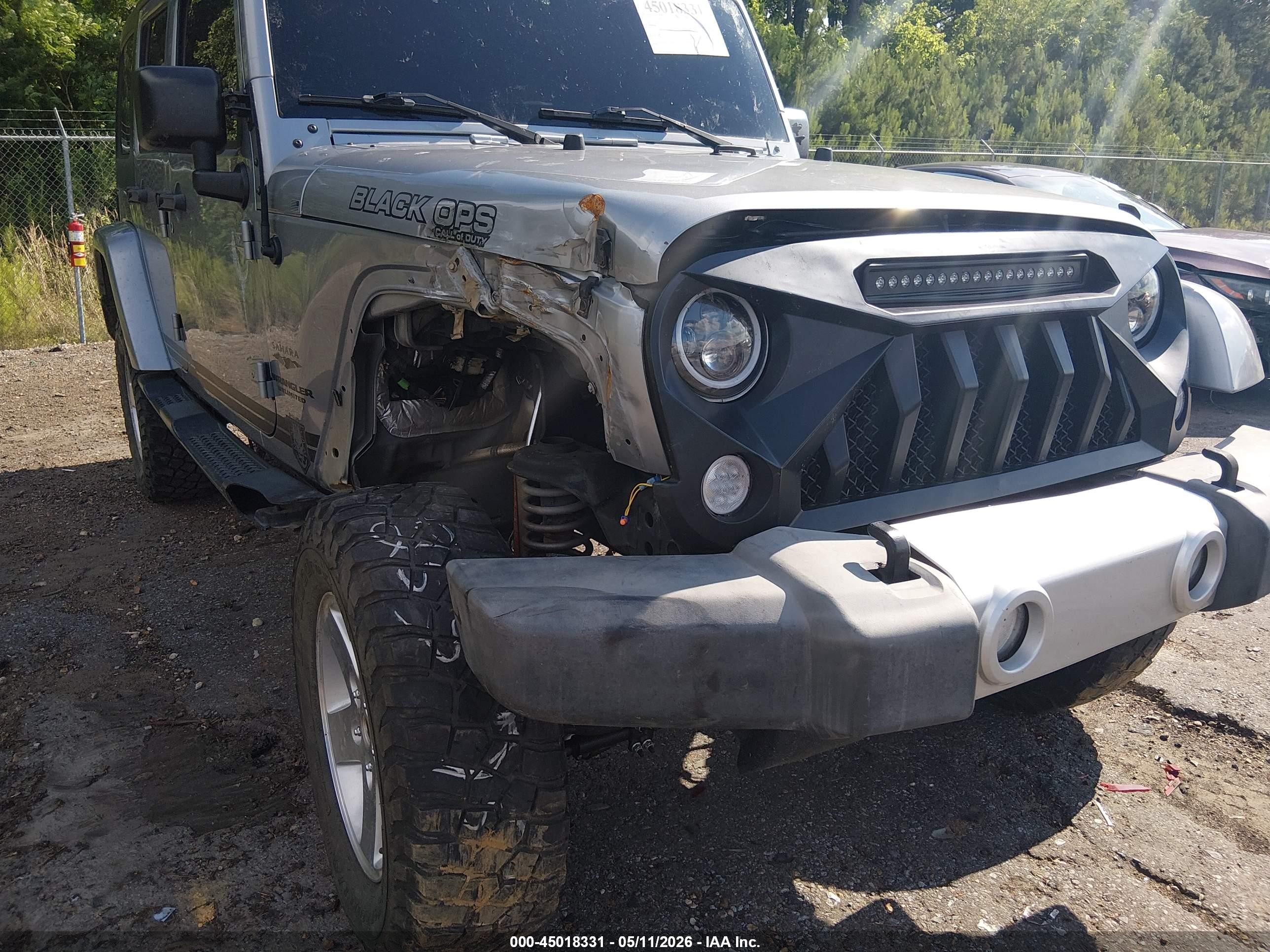 2015 Jeep Wrangler Unlimited Sahara Silver vin: 1C4BJWEGXFL555267