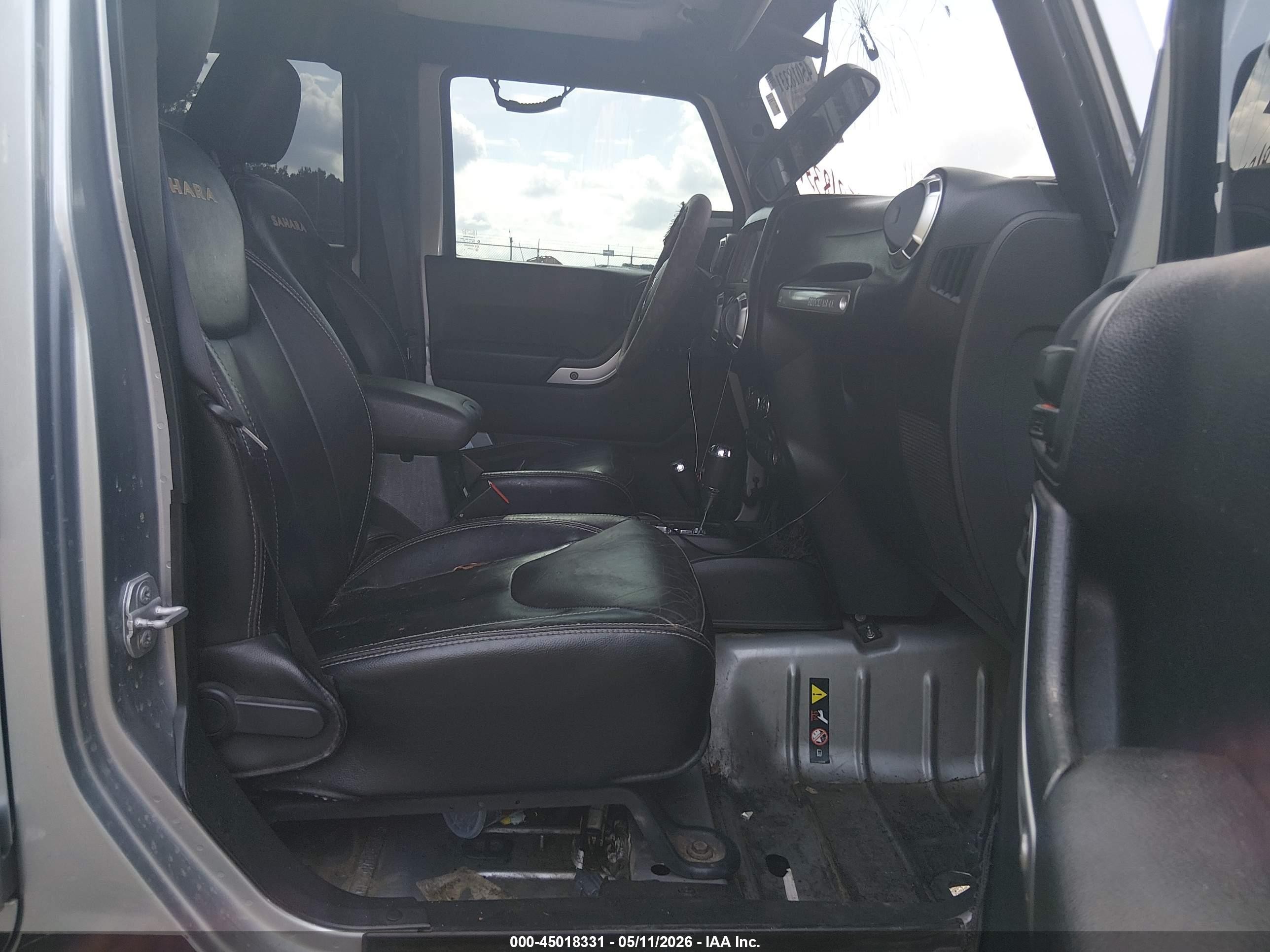 2015 Jeep Wrangler Unlimited Sahara Silver vin: 1C4BJWEGXFL555267