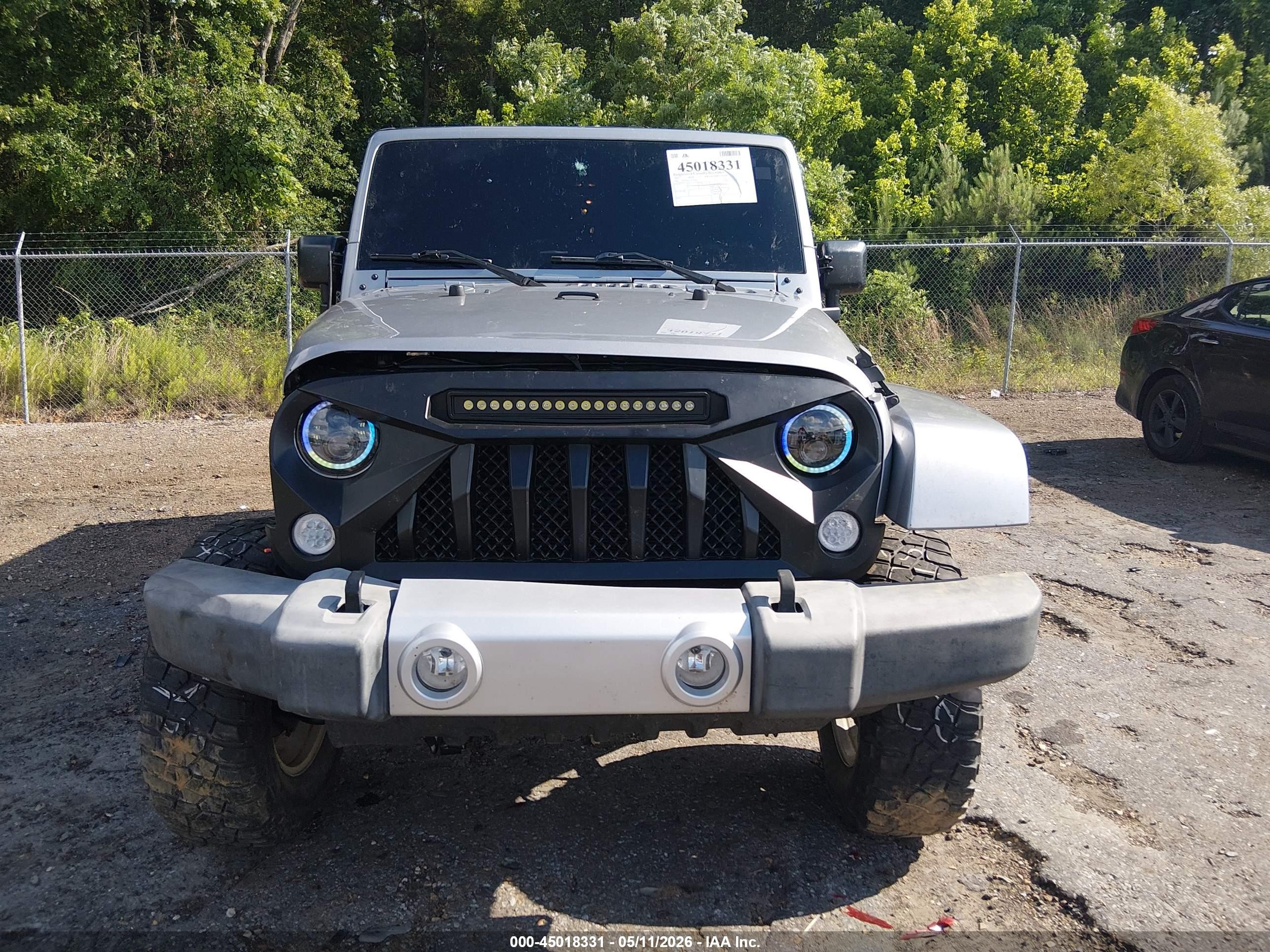 2015 Jeep Wrangler Unlimited Sahara Silver vin: 1C4BJWEGXFL555267