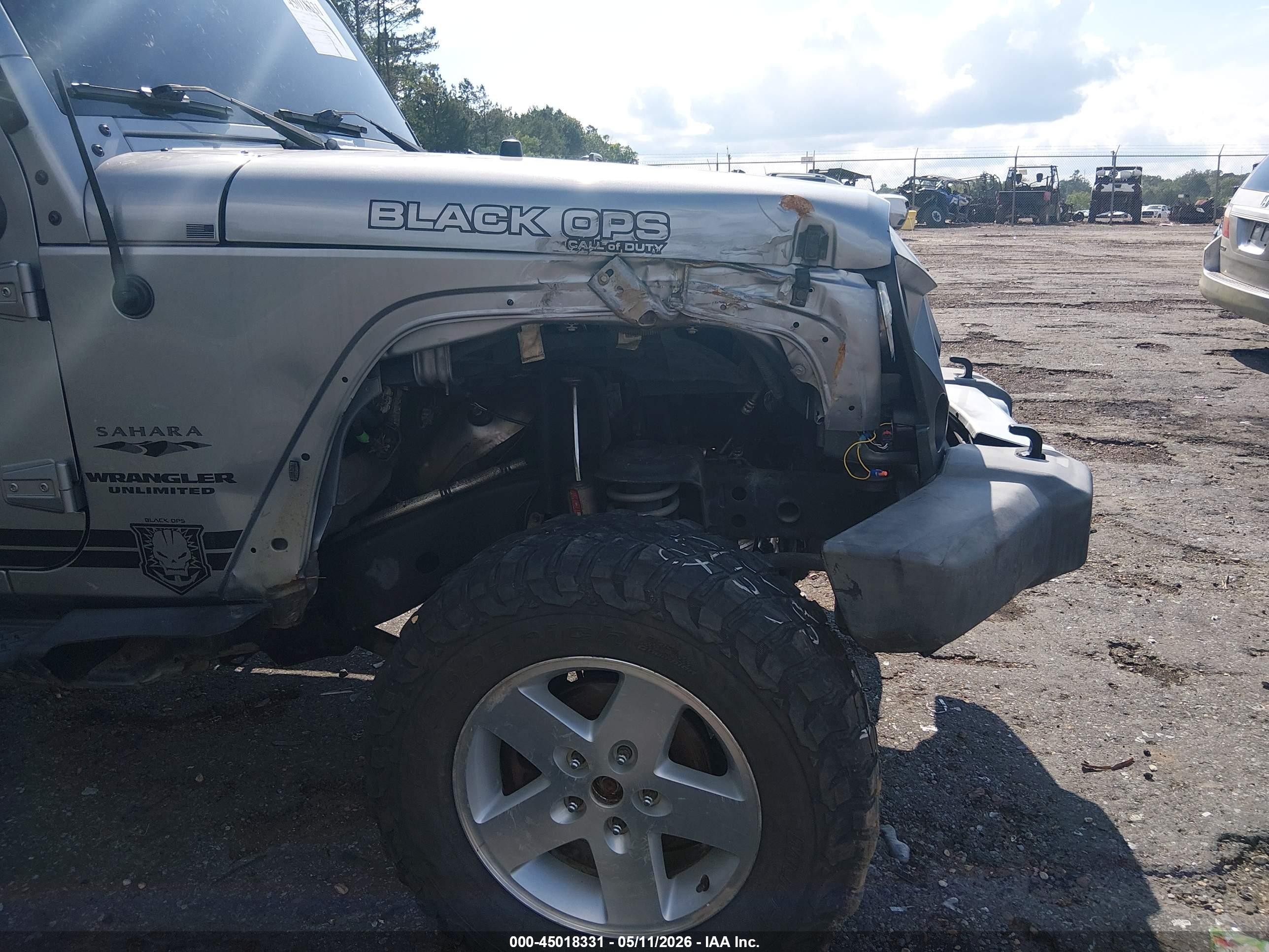 2015 Jeep Wrangler Unlimited Sahara Silver vin: 1C4BJWEGXFL555267