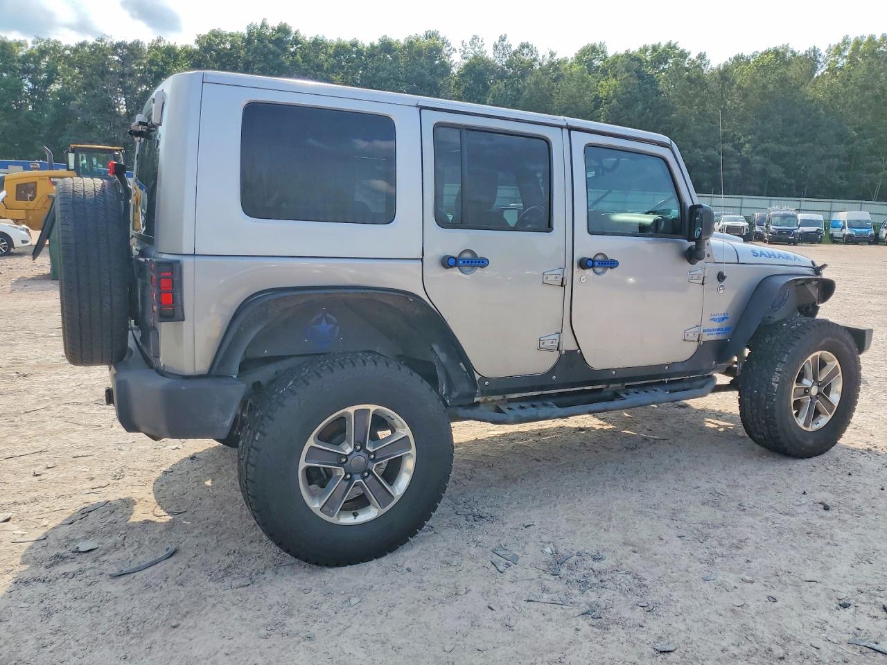 2015 Jeep Wrangler Unlimited Sahara Silver vin: 1C4BJWEGXFL744579