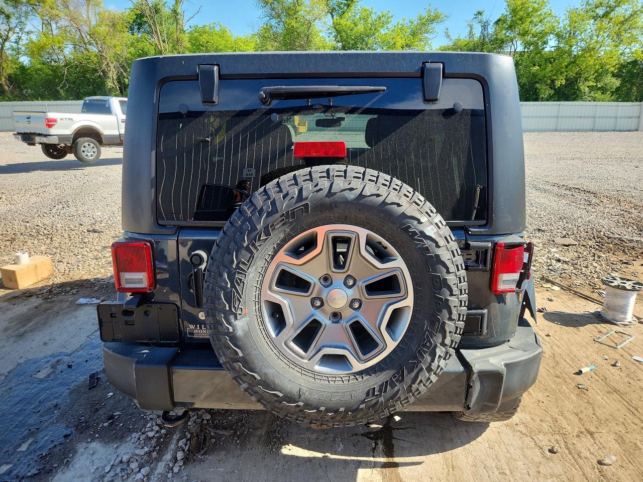 2017 Jeep Wrangler Unlimited Sahara Gray vin: 1C4BJWEGXHL724061