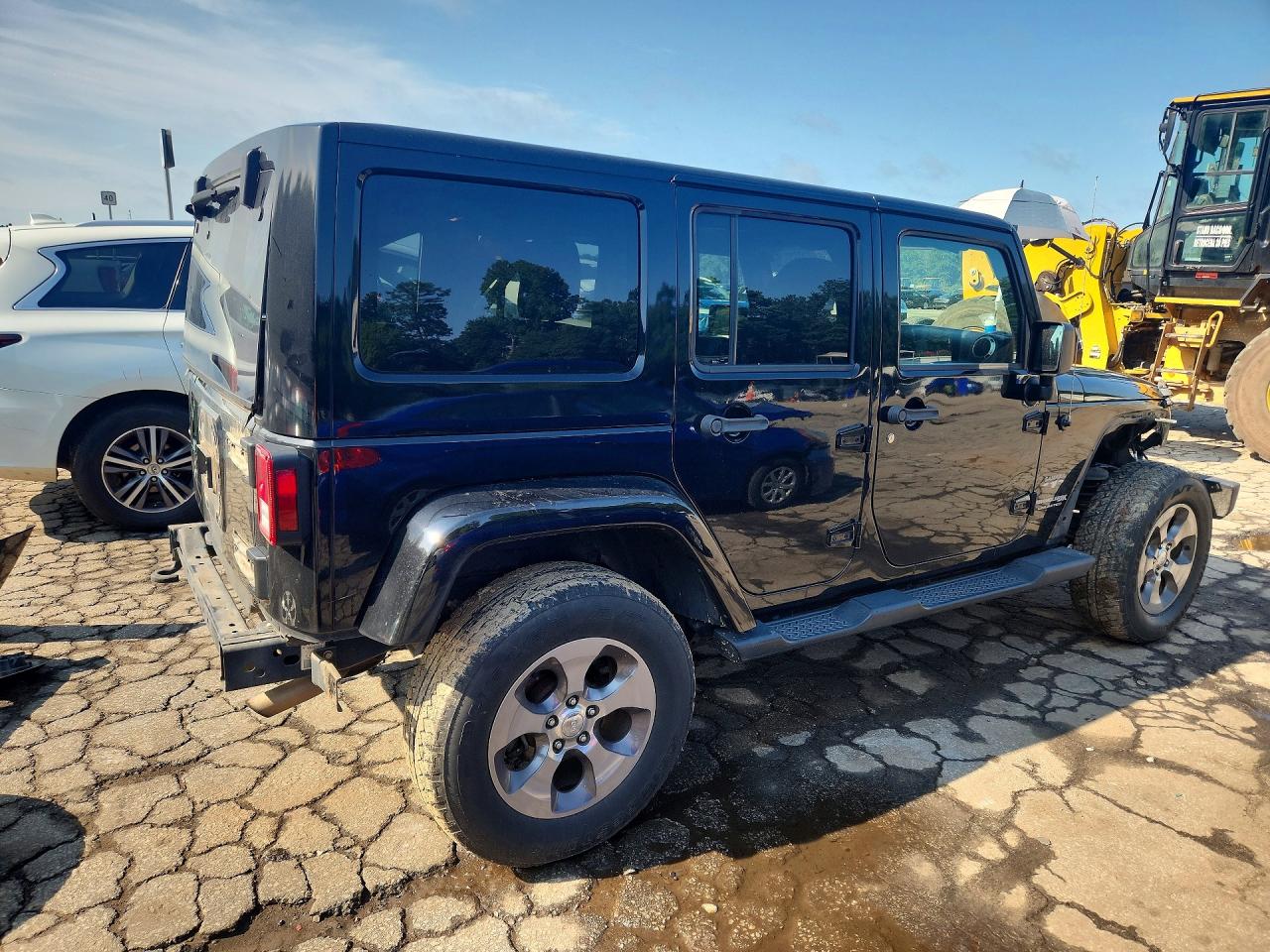 2018 Jeep Wrangler Unlimited Sahara Black vin: 1C4BJWEGXJL924380