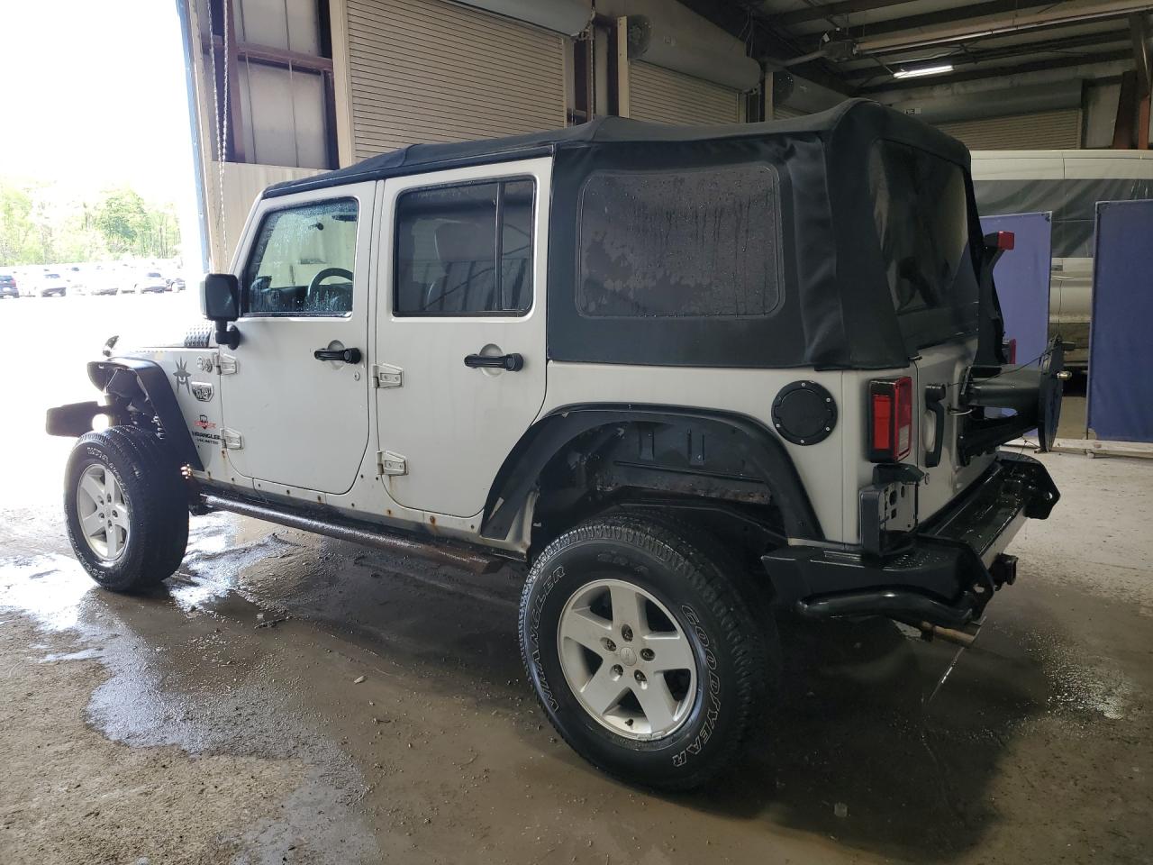 2012 Jeep Wrangler Unlimited Rubicon Серый vin: 1C4BJWFG0CL248636 Damage: Left Front Wheel Opening Mldg, Aftermarket, Acceptable