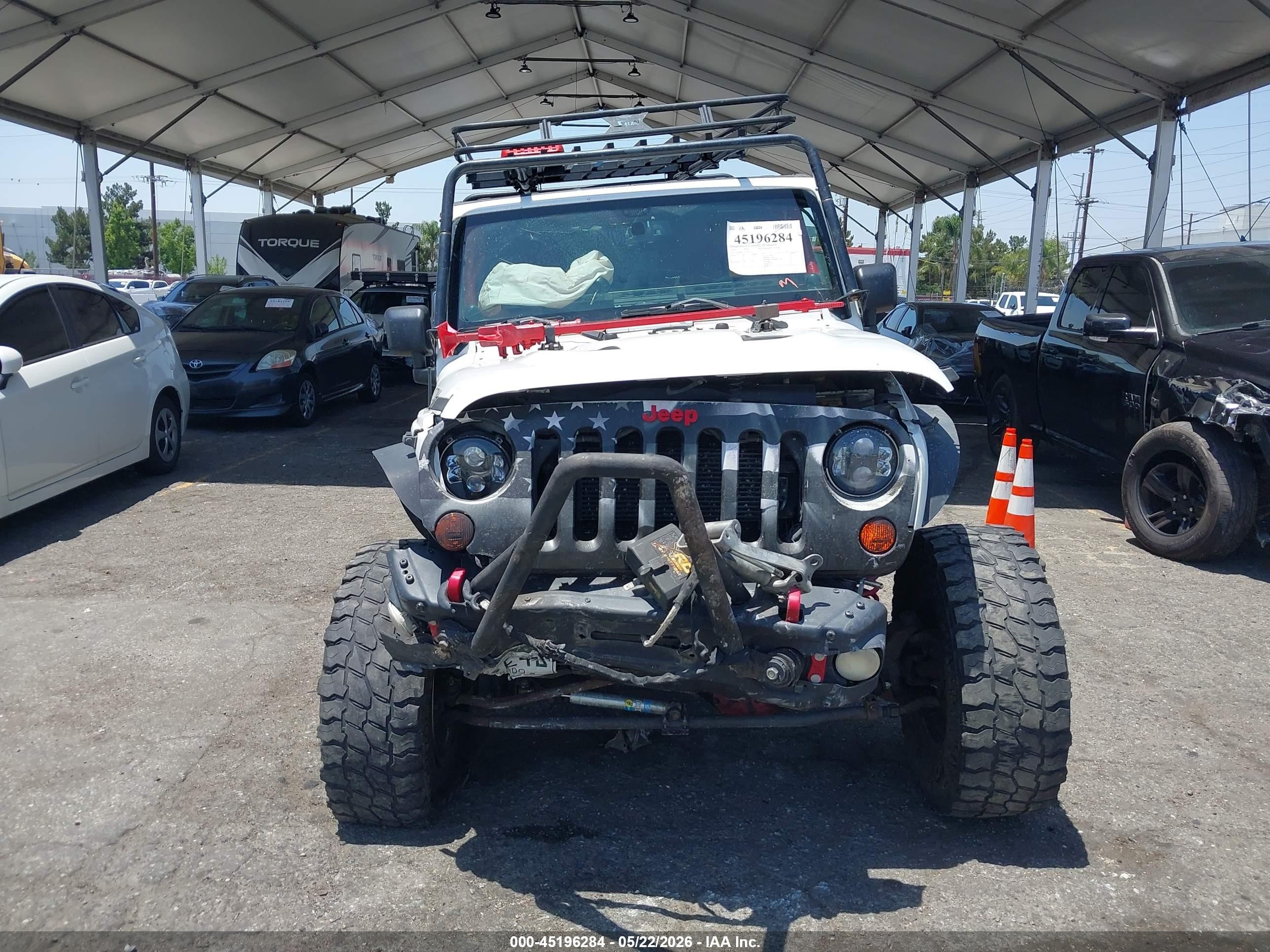 2013 Jeep Wrangler Unlimited Rubicon 10th Anniversary White vin: 1C4BJWFG0DL691225