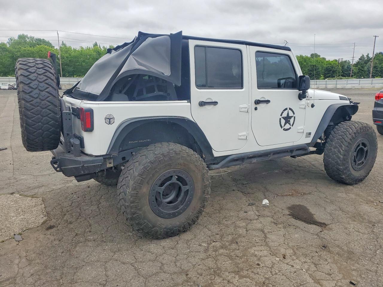 2014 Jeep Wrangler Unlimited Rubicon White vin: 1C4BJWFG1EL173500