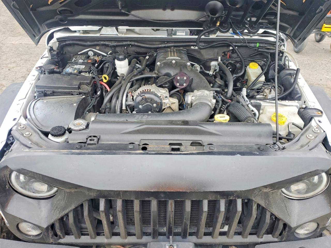 2014 Jeep Wrangler Unlimited Rubicon White vin: 1C4BJWFG1EL173500