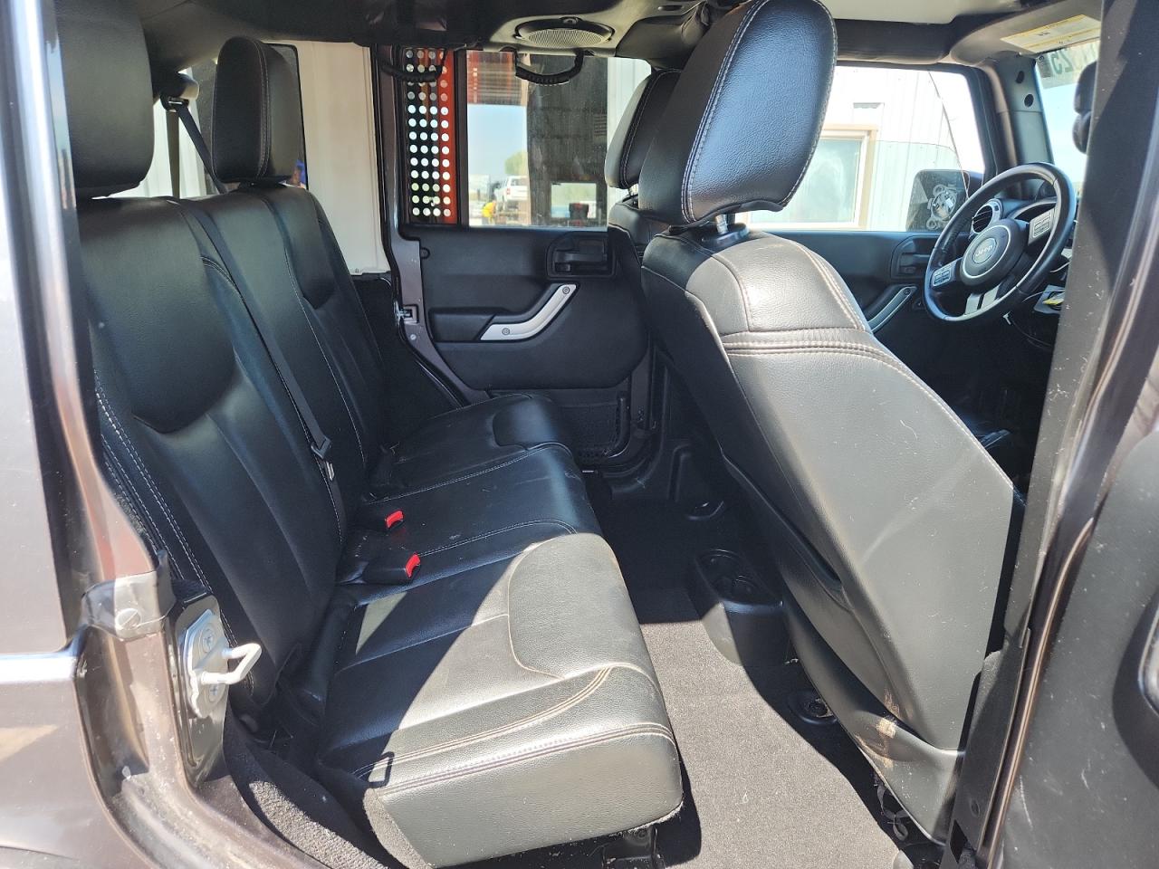 2014 Jeep Wrangler Unlimited Rubicon Gray vin: 1C4BJWFG1EL285780