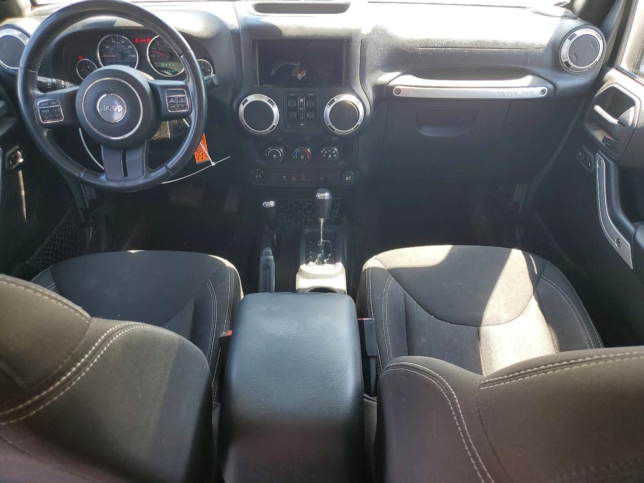 2015 Jeep Wrangler Unlimited Rubicon Silver vin: 1C4BJWFG1FL655076