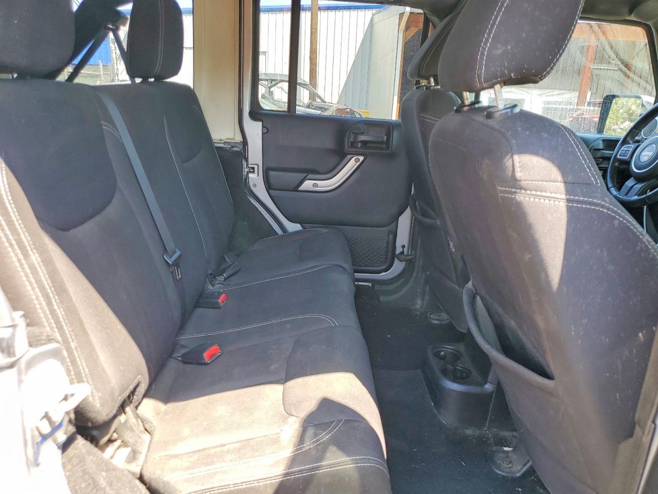 2015 Jeep Wrangler Unlimited Rubicon Silver vin: 1C4BJWFG1FL655076
