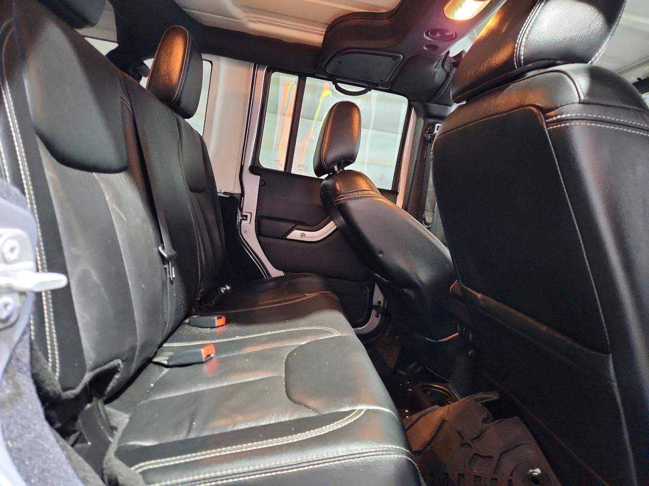 2015 Jeep Wrangler Unlimited Rubicon Gray vin: 1C4BJWFG1FL726048