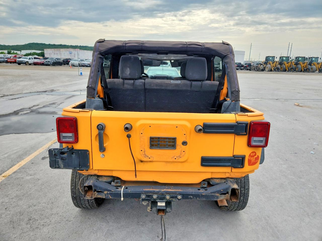 2012 Jeep Wrangler Unlimited Rubicon Yellow vin: 1C4BJWFG2CL155777