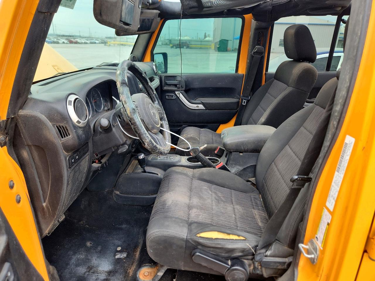 2012 Jeep Wrangler Unlimited Rubicon Yellow vin: 1C4BJWFG2CL155777