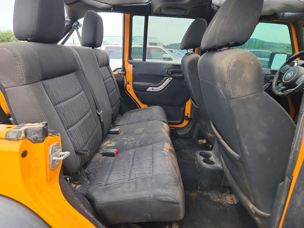 2012 Jeep Wrangler Unlimited Rubicon Yellow vin: 1C4BJWFG2CL155777