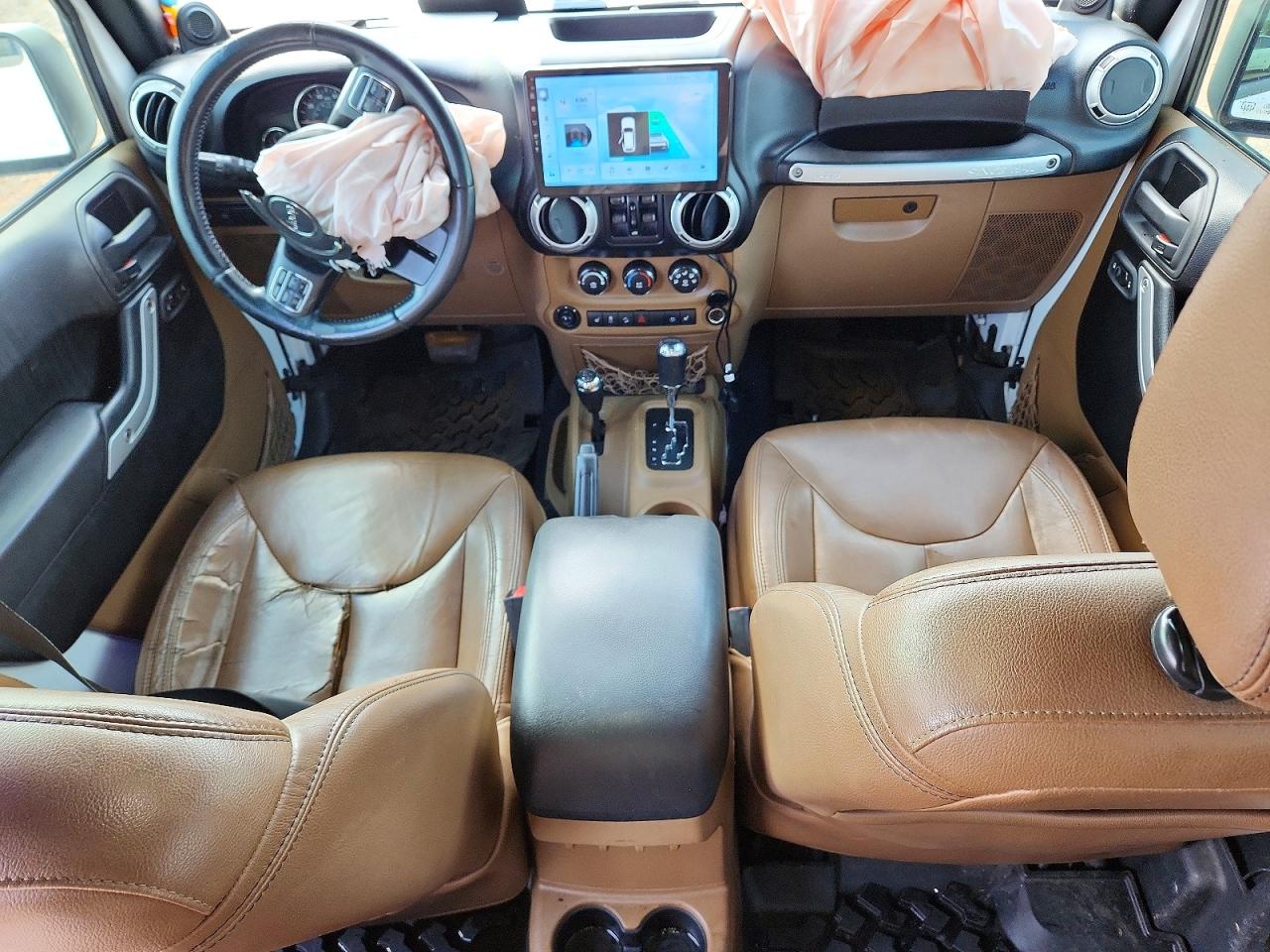 2014 Jeep Wrangler Unlimited Rubicon White vin: 1C4BJWFG3EL118613