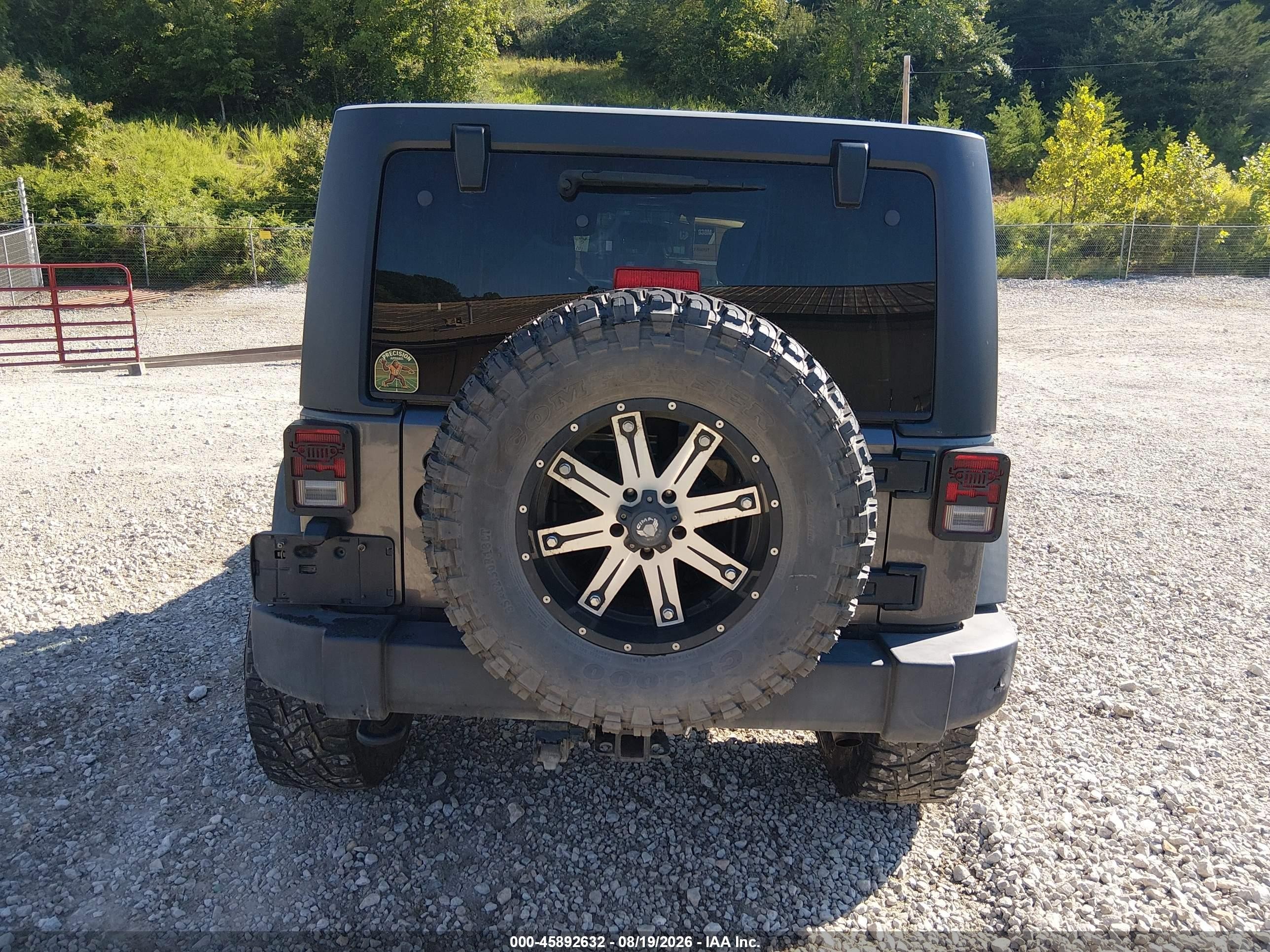 2014 Jeep Wrangler Unlimited Rubicon Gray vin: 1C4BJWFG3EL167777