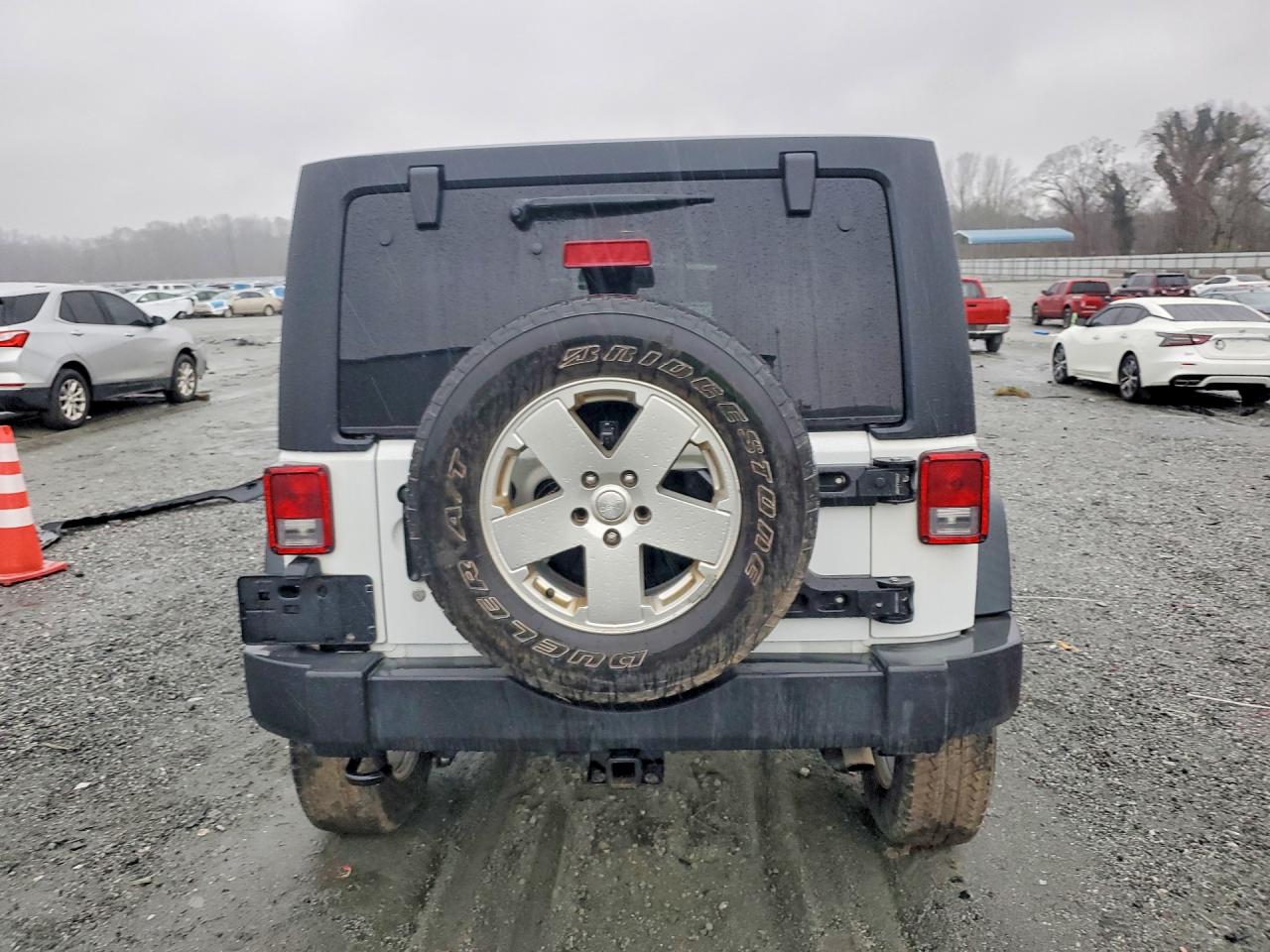2015 Jeep Wrangler Unlimited Rubicon White vin: 1C4BJWFG3FL742963