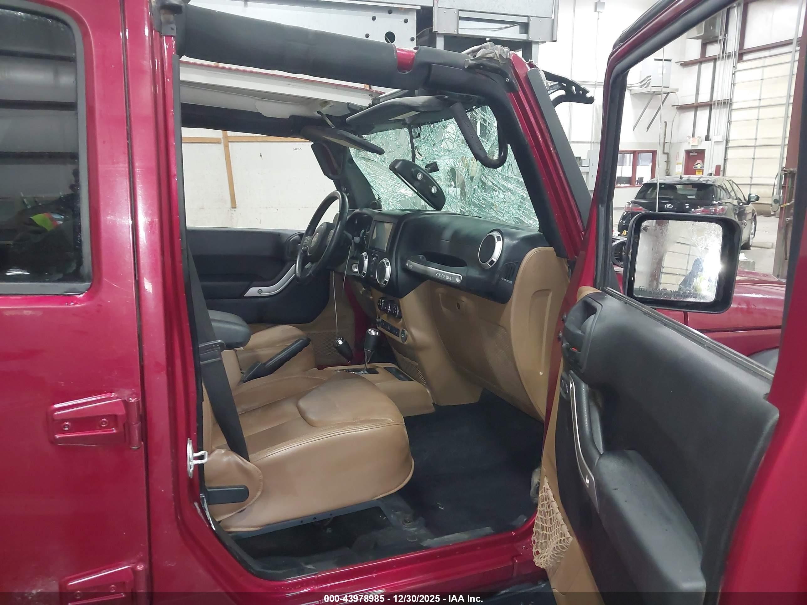 2013 Jeep Wrangler Unlimited Rubicon Red vin: 1C4BJWFG4DL598983