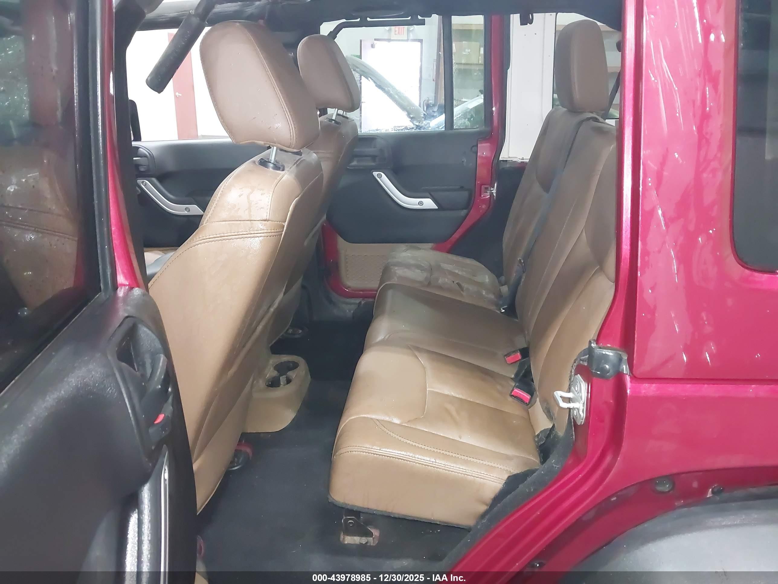2013 Jeep Wrangler Unlimited Rubicon Red vin: 1C4BJWFG4DL598983