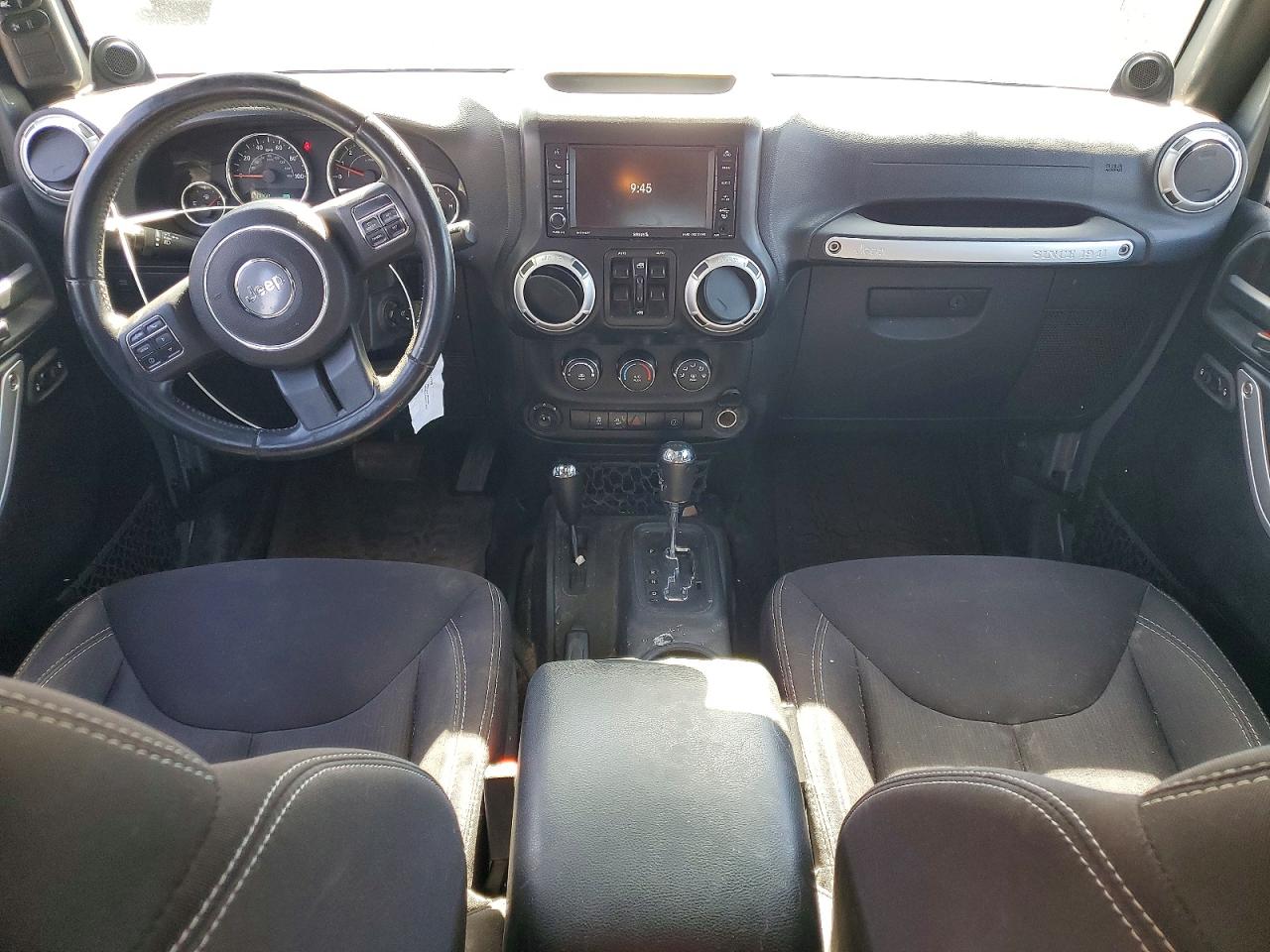 2014 Jeep Wrangler Unlimited Rubicon Silver vin: 1C4BJWFG4EL166833
