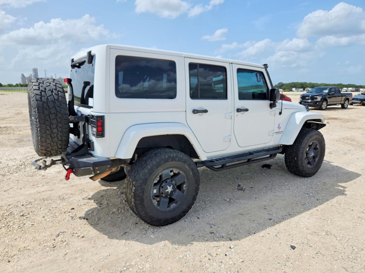 2015 Jeep Wrangler Unlimited Rubicon White vin: 1C4BJWFG4FL673846