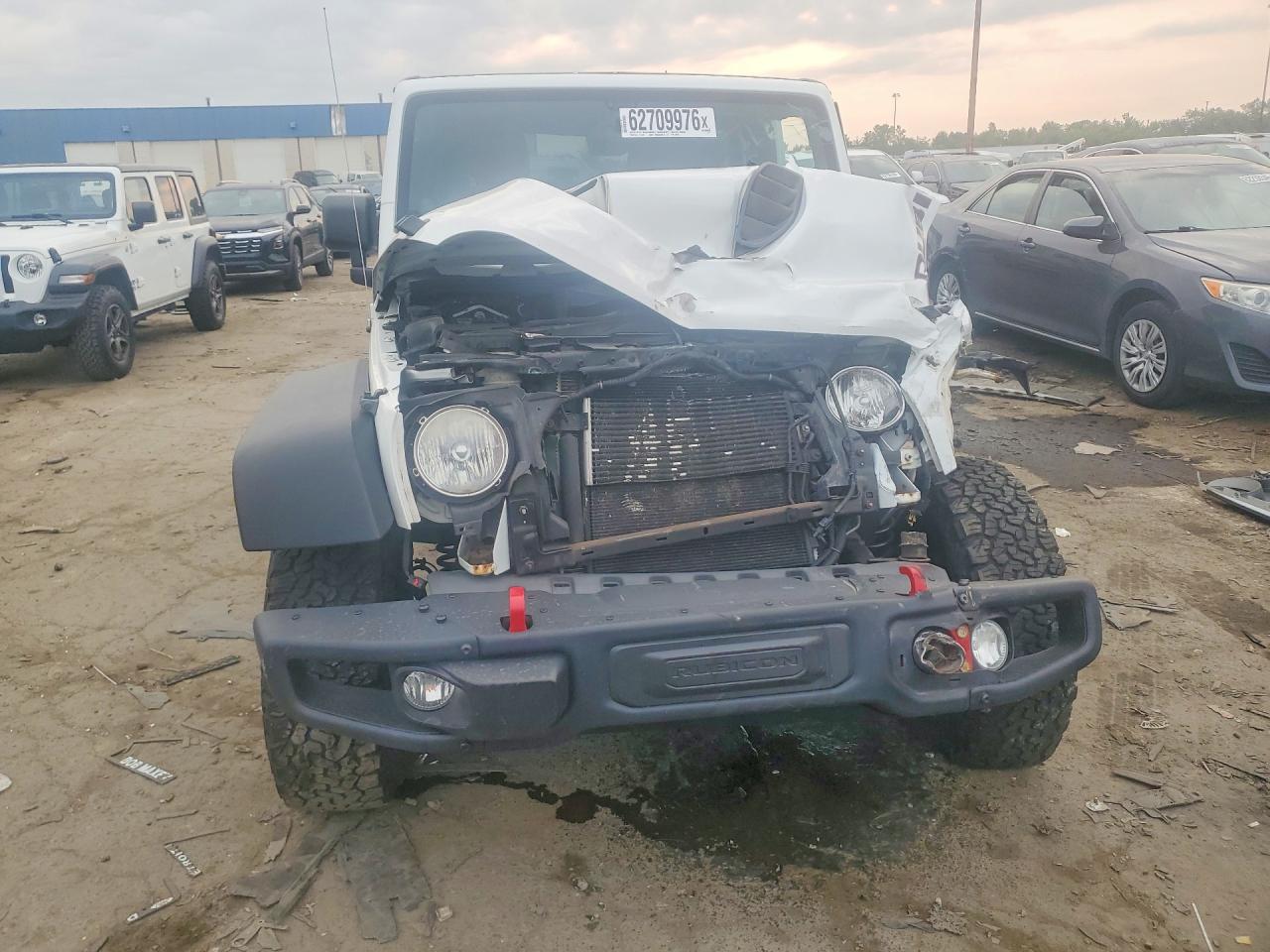2013 Jeep Wrangler Unlimited Rubicon White vin: 1C4BJWFG5DL702848