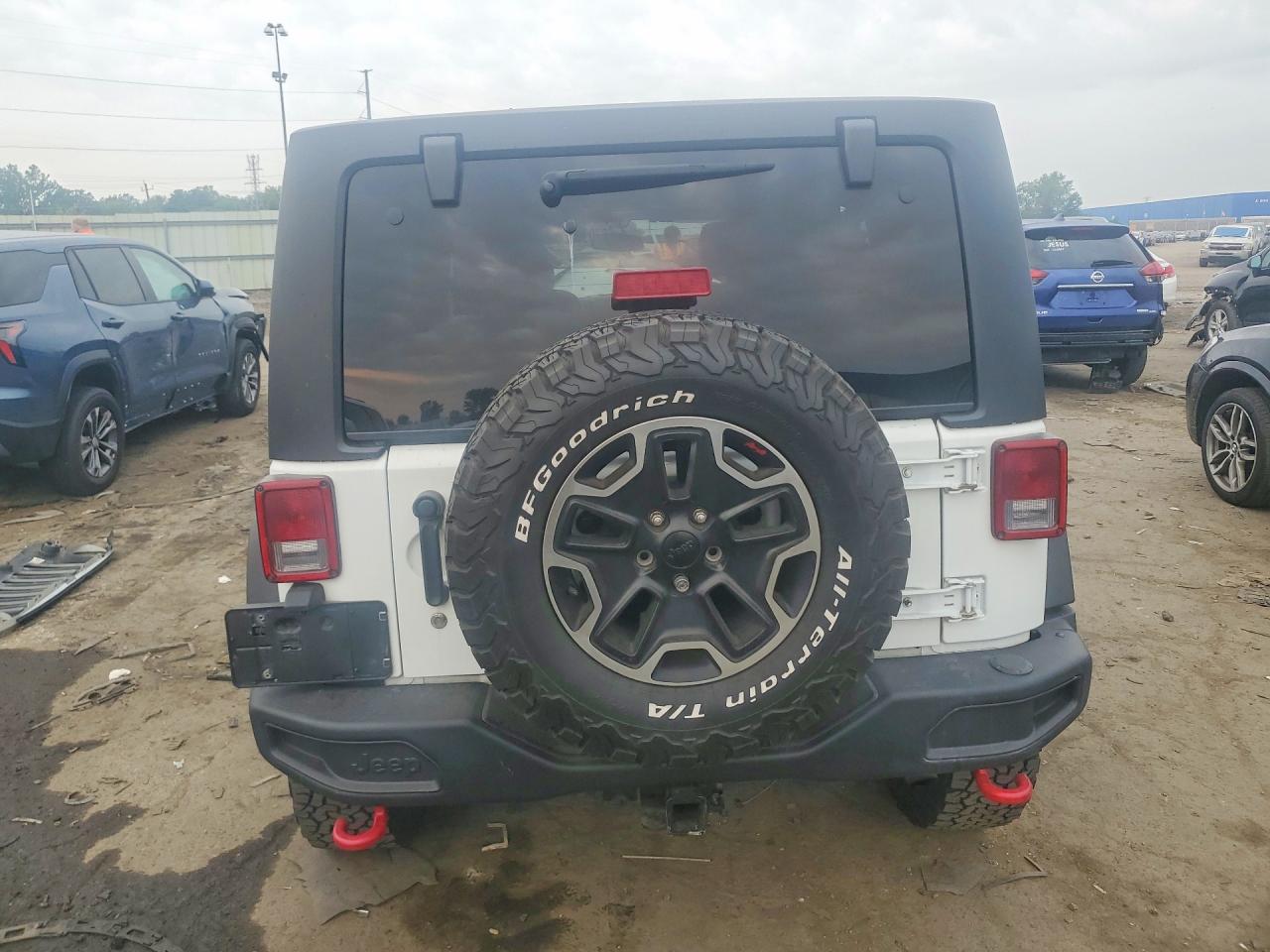 2013 Jeep Wrangler Unlimited Rubicon White vin: 1C4BJWFG5DL702848