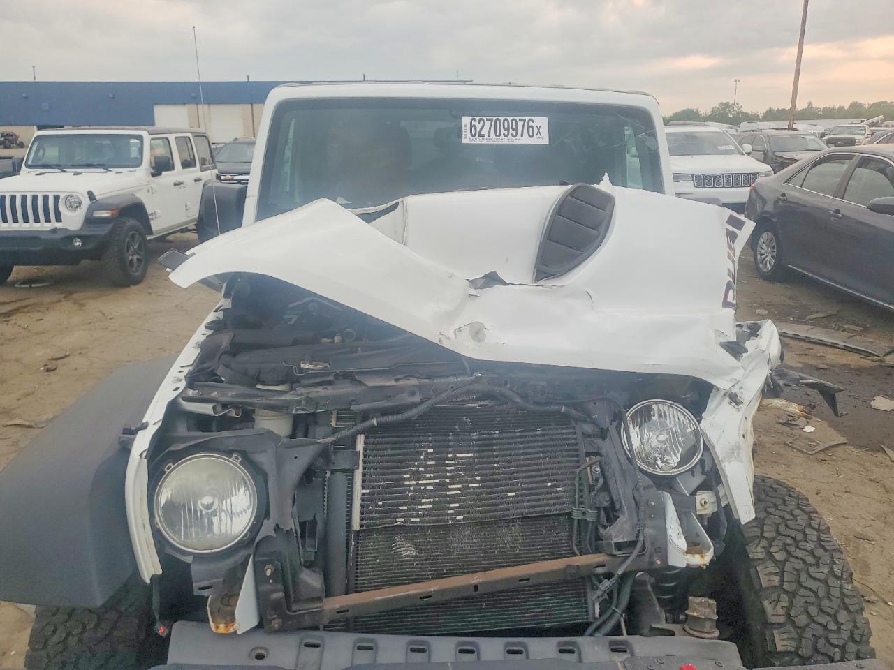 2013 Jeep Wrangler Unlimited Rubicon White vin: 1C4BJWFG5DL702848