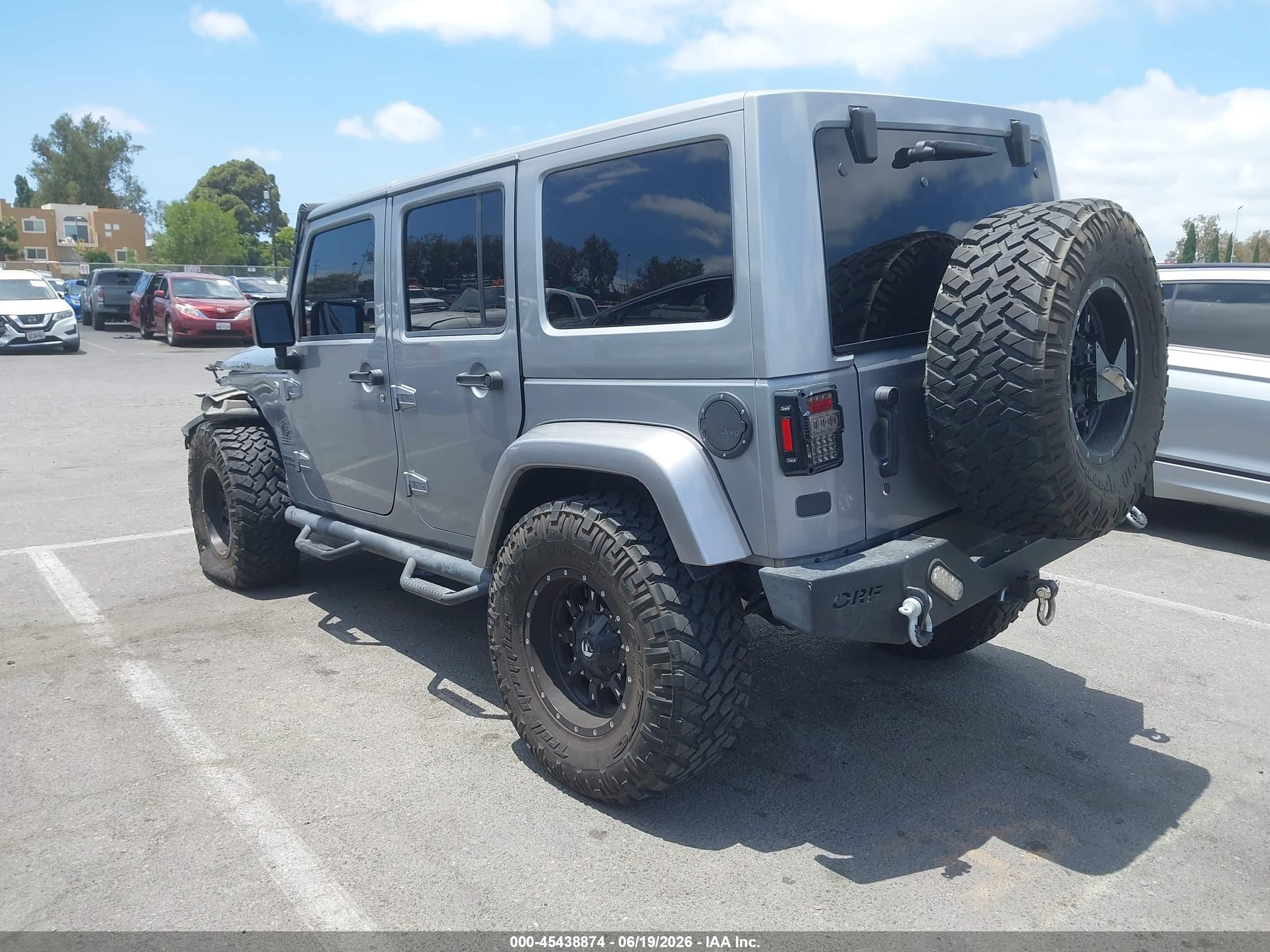 2014 Jeep Wrangler Unlimited Rubicon Silver vin: 1C4BJWFG5EL120203