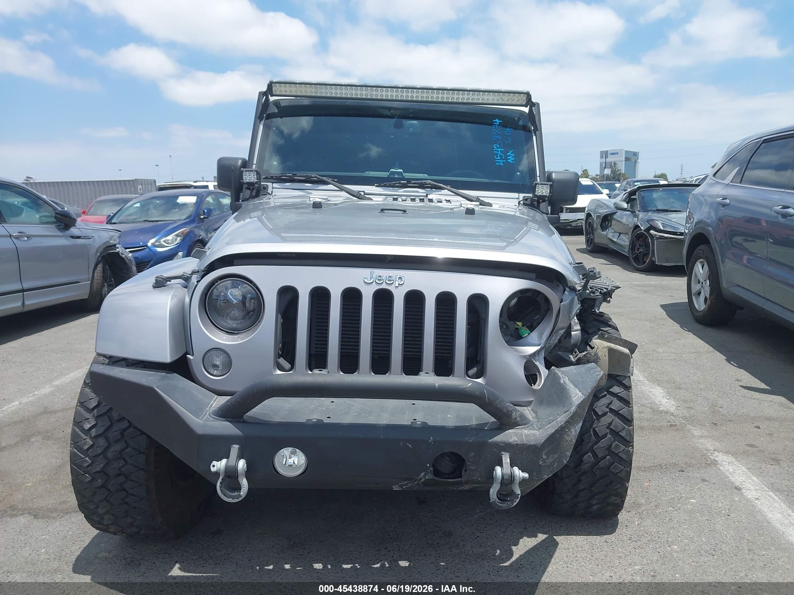 2014 Jeep Wrangler Unlimited Rubicon Silver vin: 1C4BJWFG5EL120203