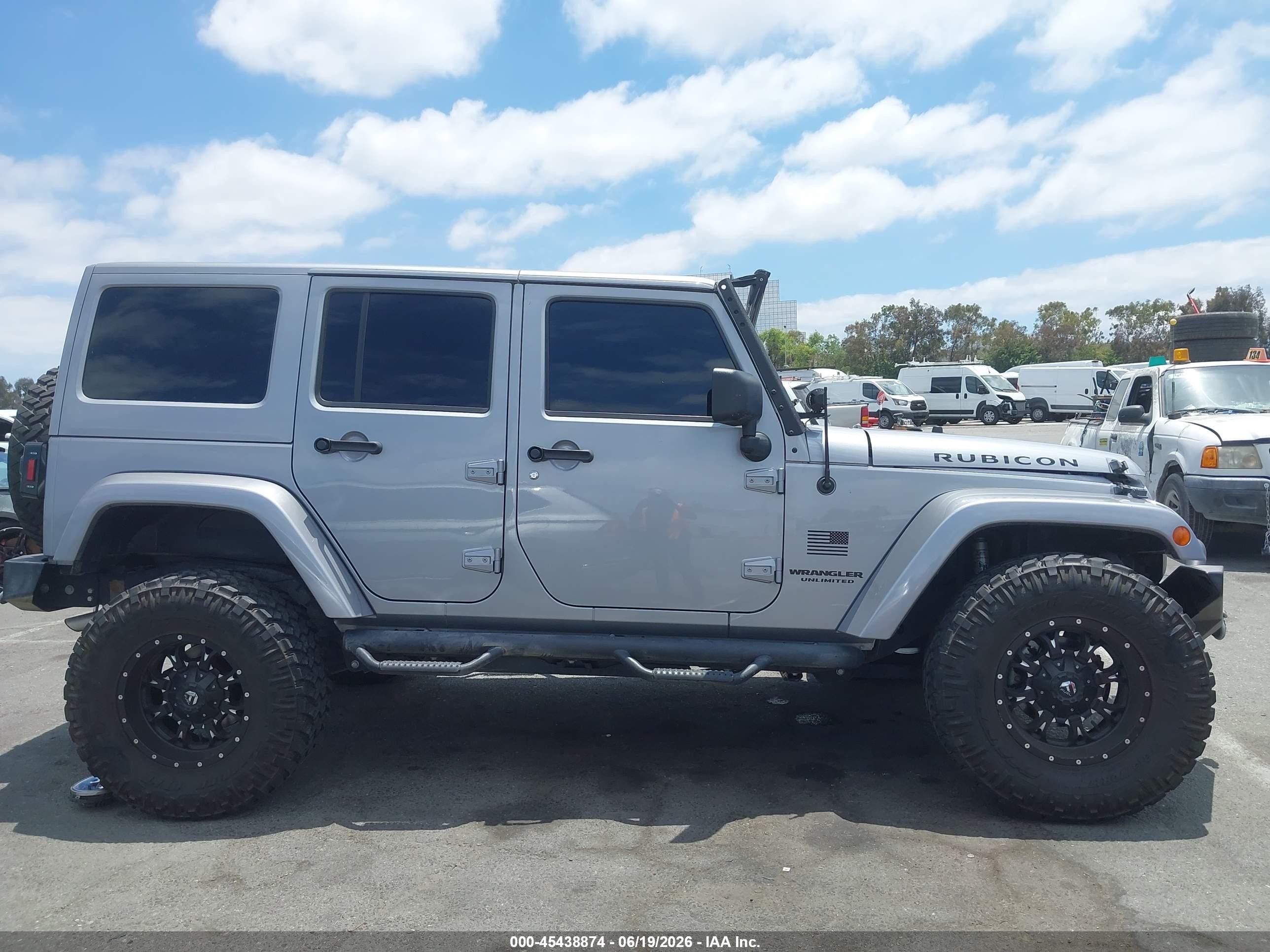2014 Jeep Wrangler Unlimited Rubicon Silver vin: 1C4BJWFG5EL120203