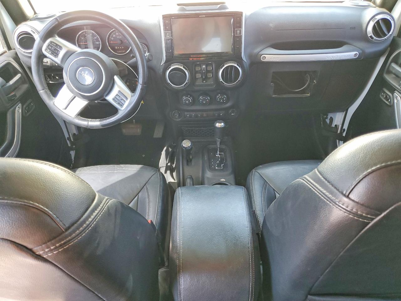 2015 Jeep Wrangler Unlimited Rubicon White vin: 1C4BJWFG5FL511482