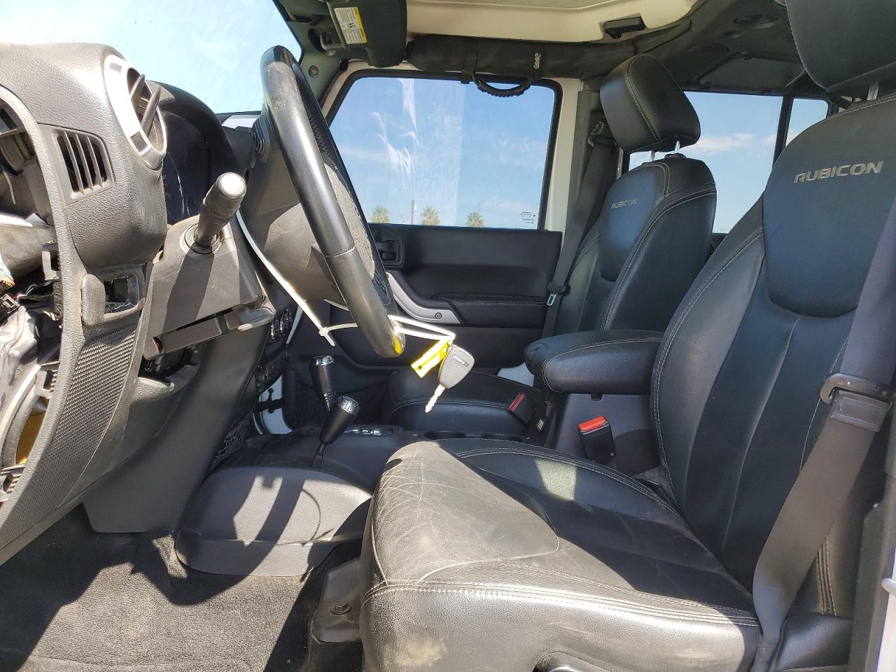 2015 Jeep Wrangler Unlimited Rubicon White vin: 1C4BJWFG5FL511482