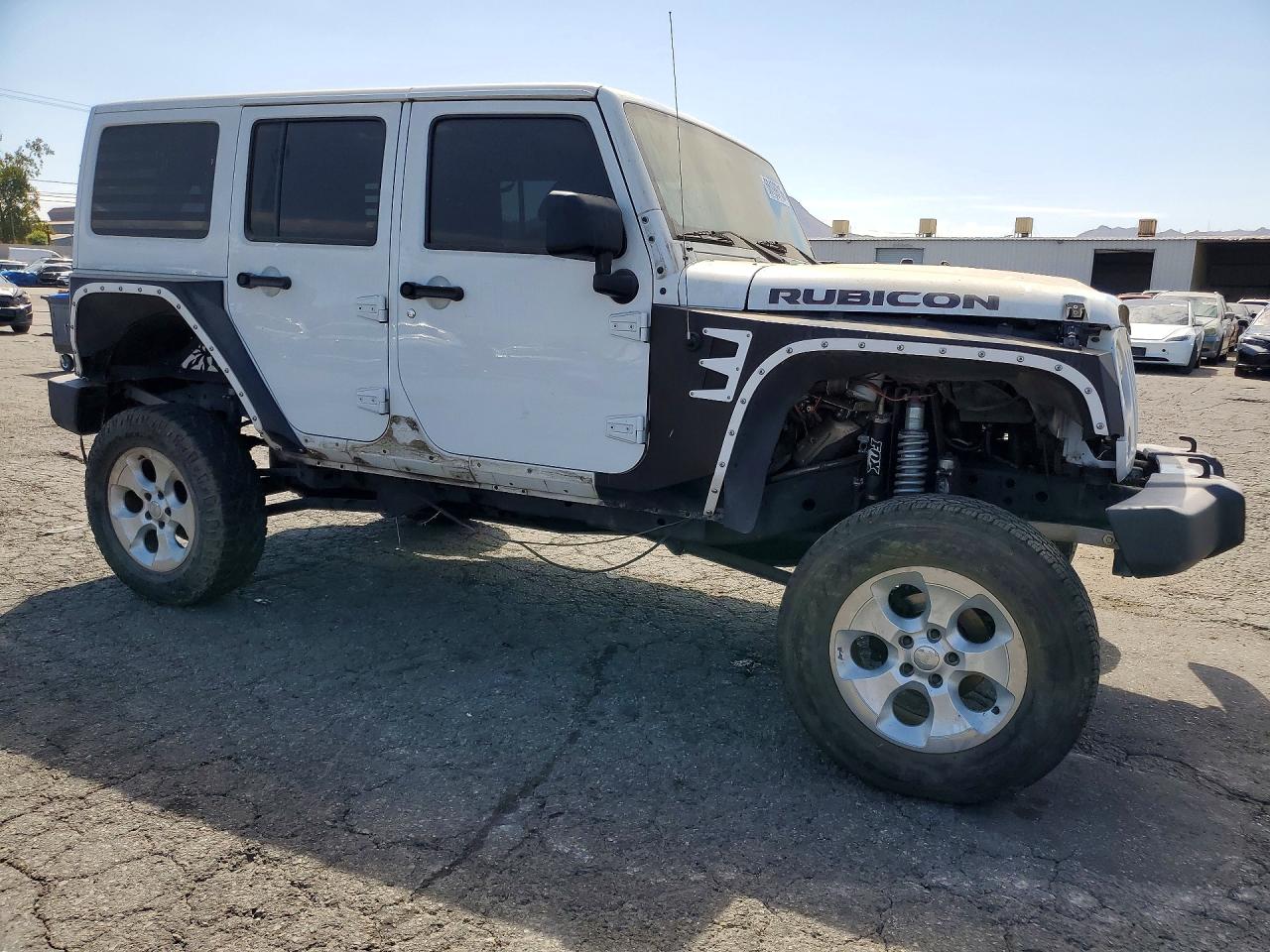 2015 Jeep Wrangler Unlimited Rubicon White vin: 1C4BJWFG5FL511482