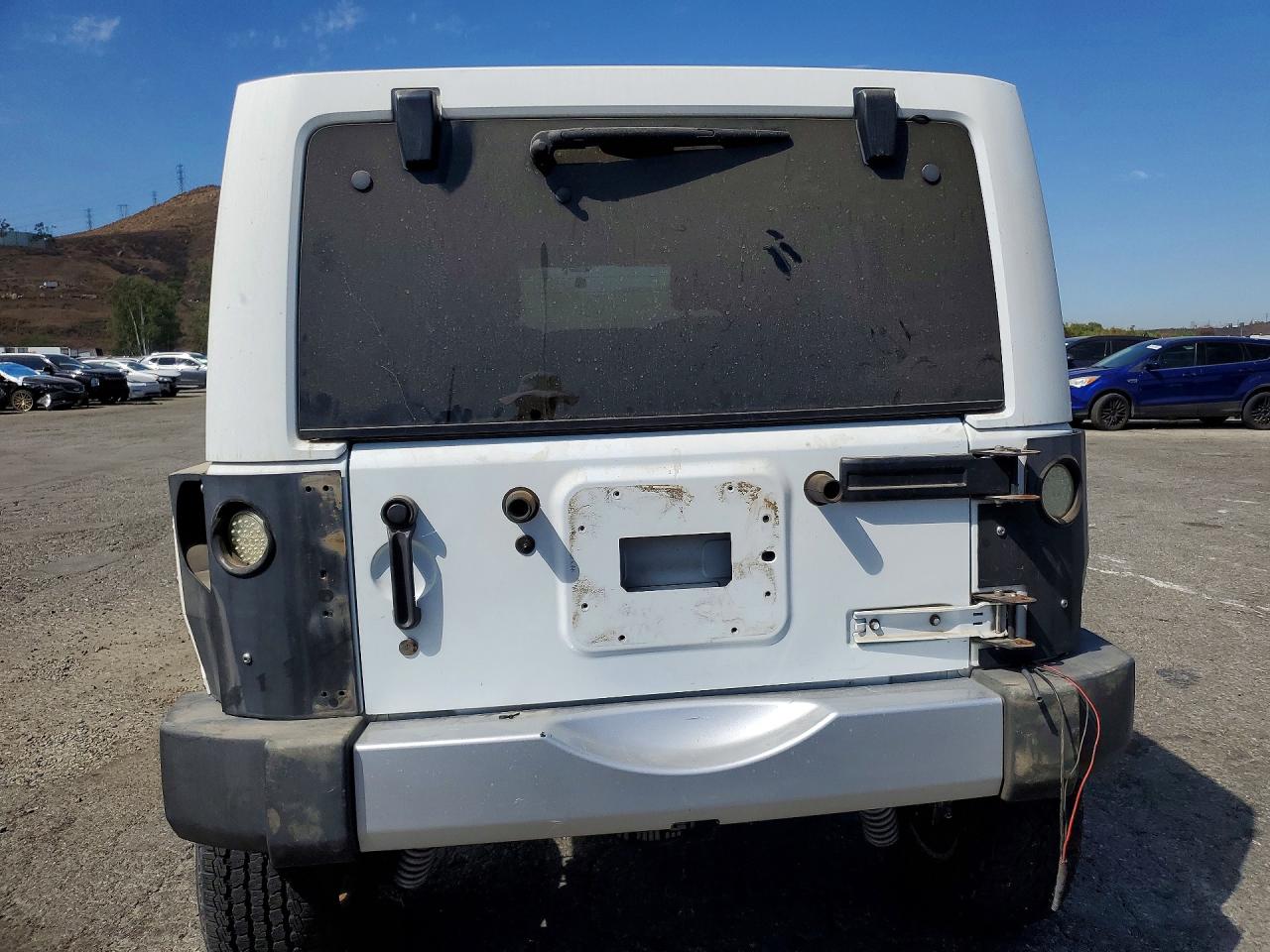 2015 Jeep Wrangler Unlimited Rubicon White vin: 1C4BJWFG5FL511482