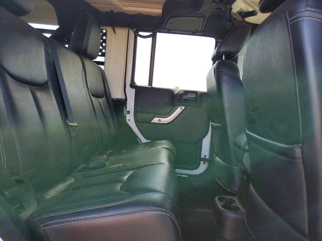 2015 Jeep Wrangler Unlimited Rubicon White vin: 1C4BJWFG5FL511482