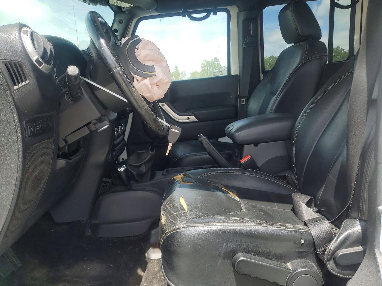 2013 Jeep Wrangler Unlimited Rubicon White vin: 1C4BJWFG6DL507549