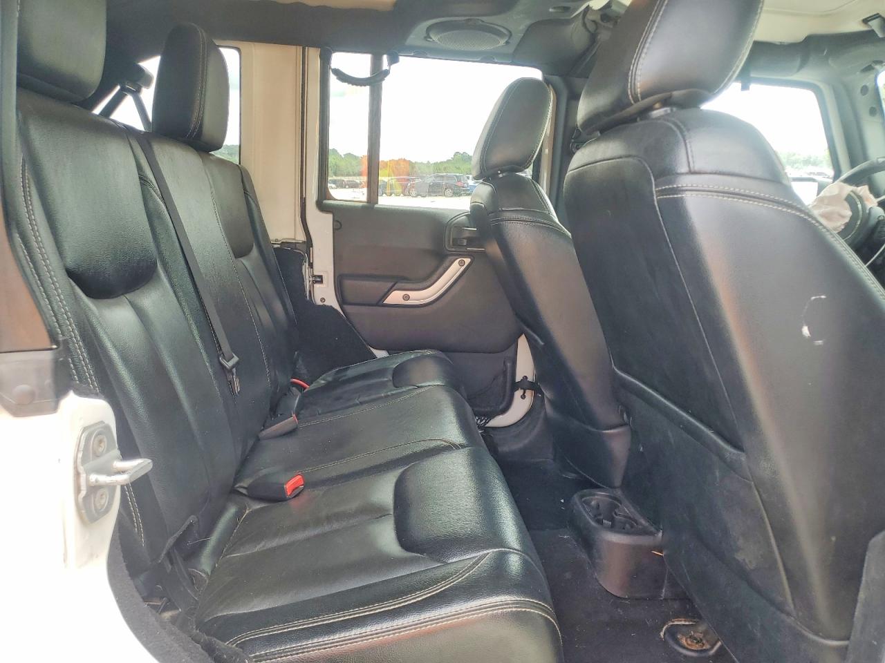 2013 Jeep Wrangler Unlimited Rubicon White vin: 1C4BJWFG6DL507549