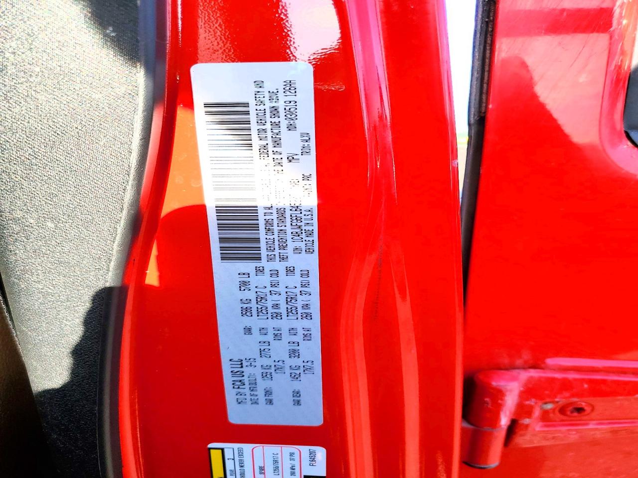 2015 Jeep Wrangler Unlimited Rubicon Red vin: 1C4BJWFG6FL645207