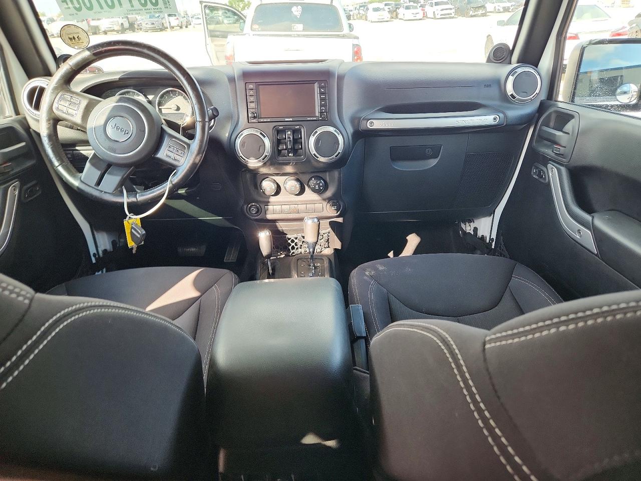 2013 Jeep Wrangler Unlimited Rubicon White vin: 1C4BJWFG7DL646430