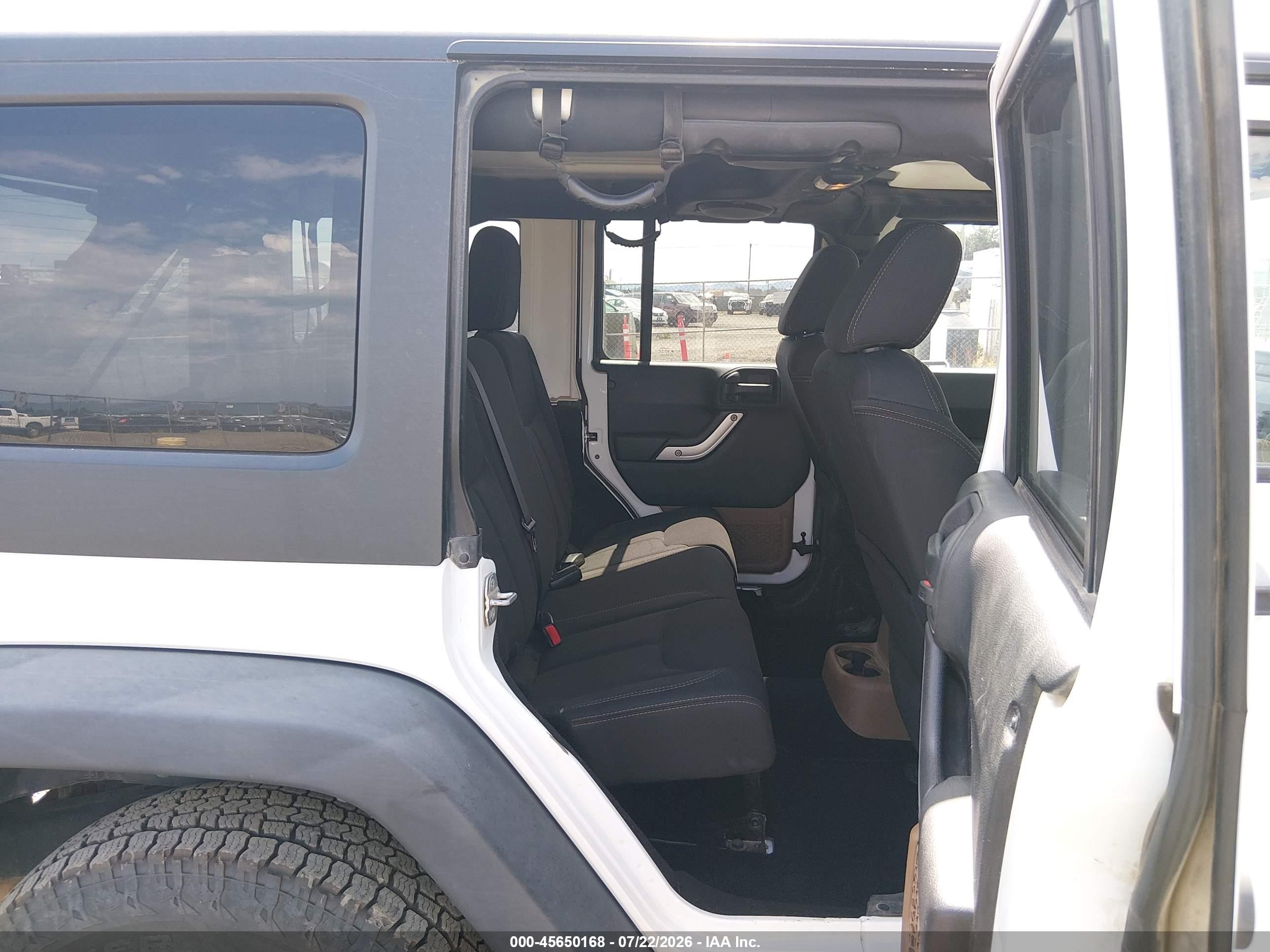 2014 Jeep Wrangler Unlimited Rubicon White vin: 1C4BJWFG7EL274721