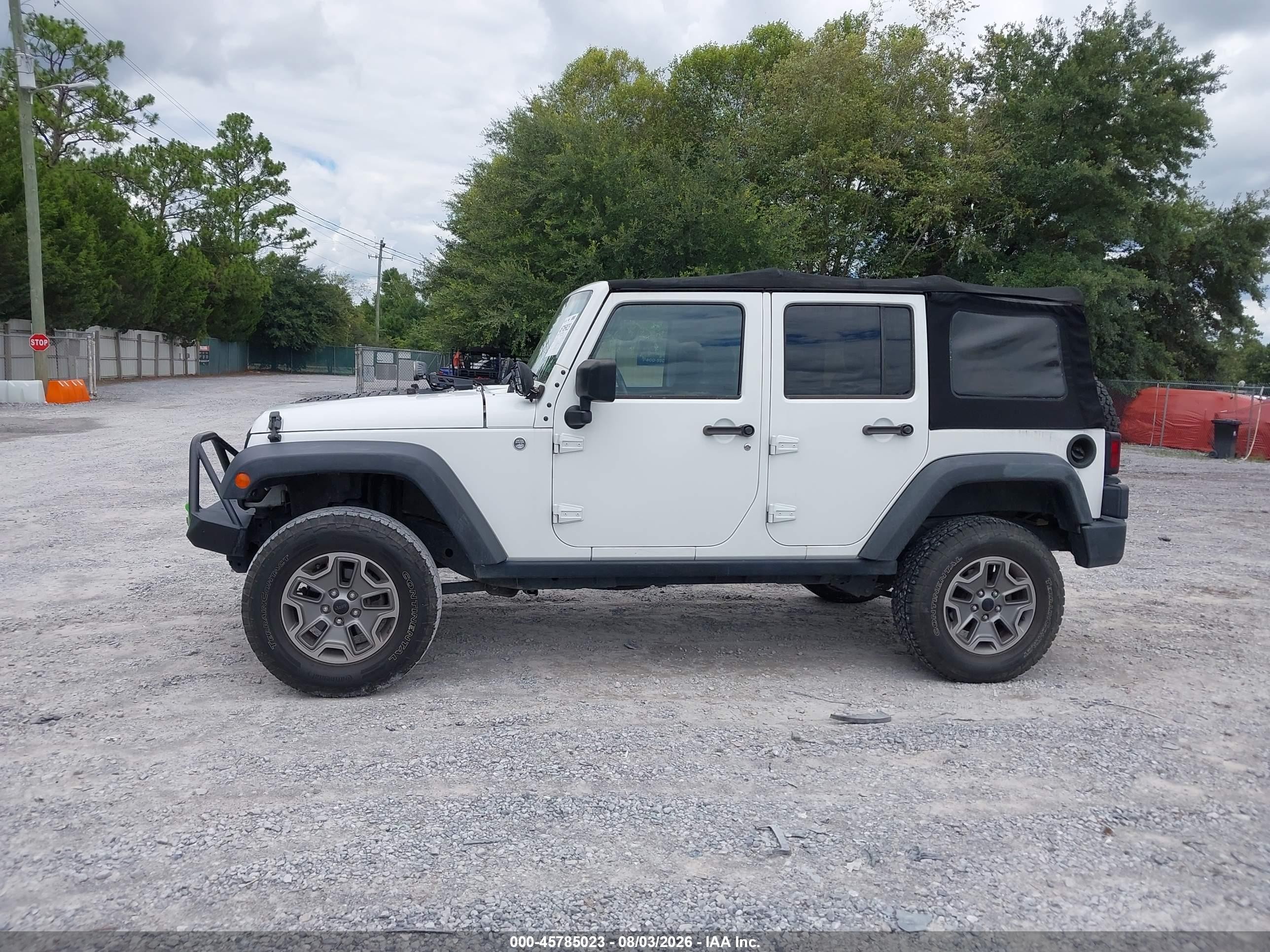 2015 Jeep Wrangler Unlimited Rubicon White vin: 1C4BJWFG7FL515095