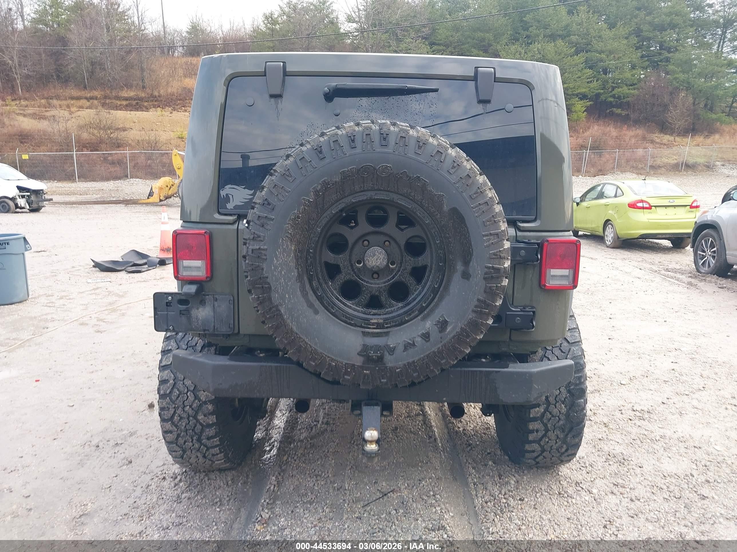 2016 Jeep Wrangler Unlimited Rubicon Зеленый vin: 1C4BJWFG7GL155098